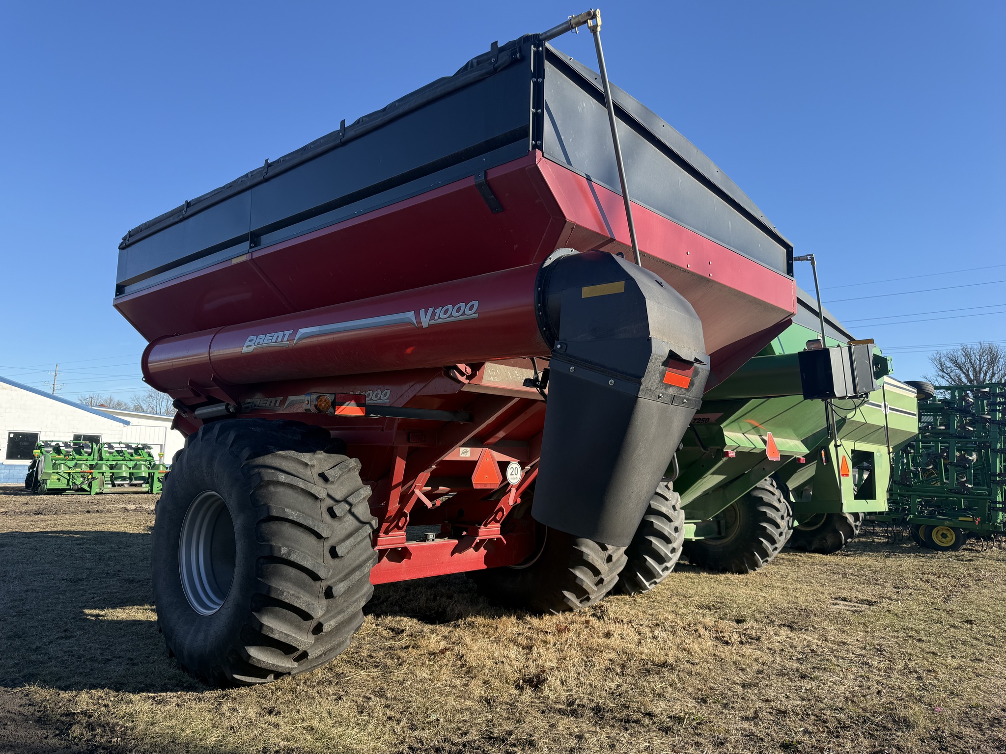  2022 Brent V1000 at Heritage Tractor in Pontiac, IL