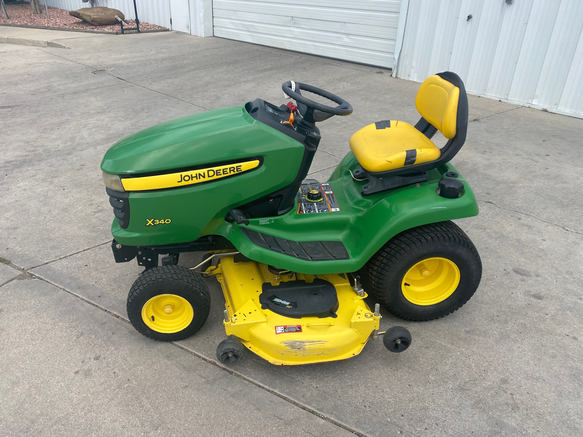 2007 John Deere X340 Image 2