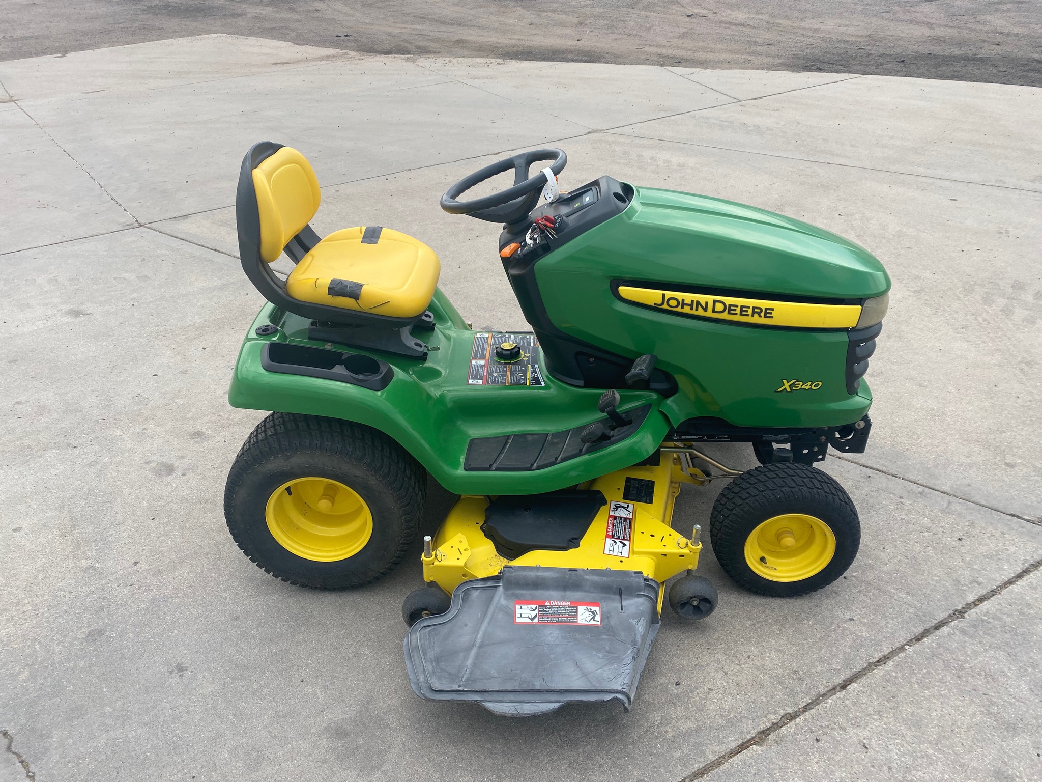2007 John Deere X340 Image 6