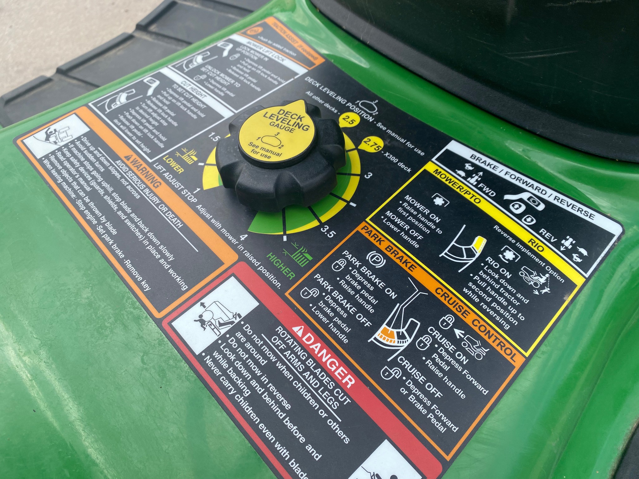 2007 John Deere X340 Image 11