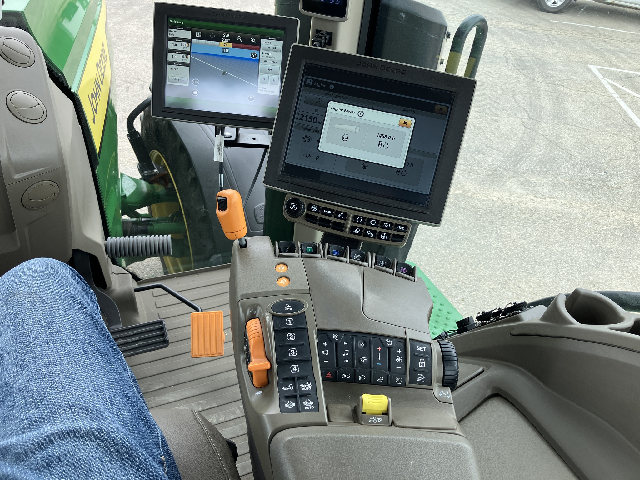 2020 John Deere 8R 410 Image 13