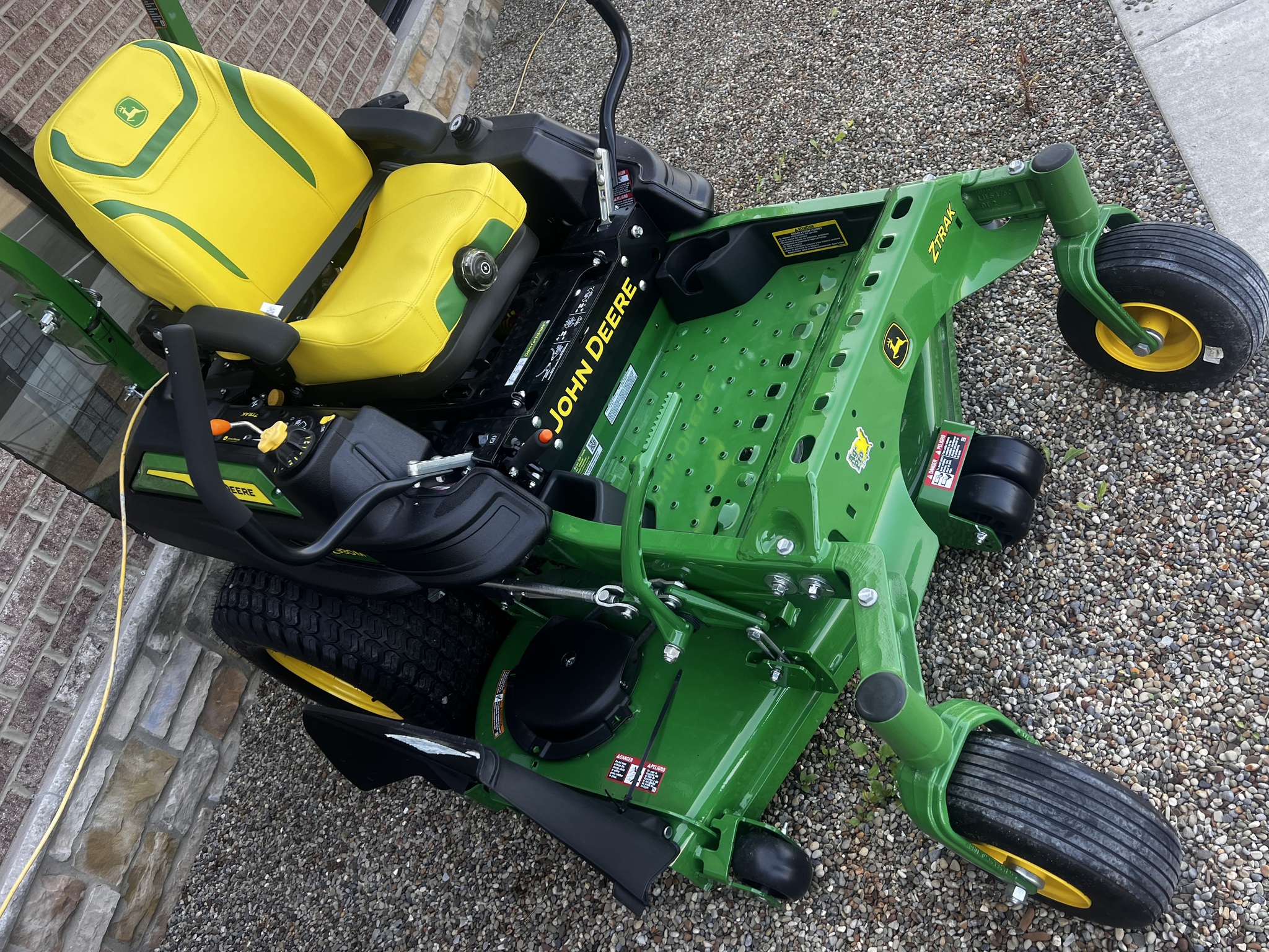 2024 John Deere Z930M Image 2