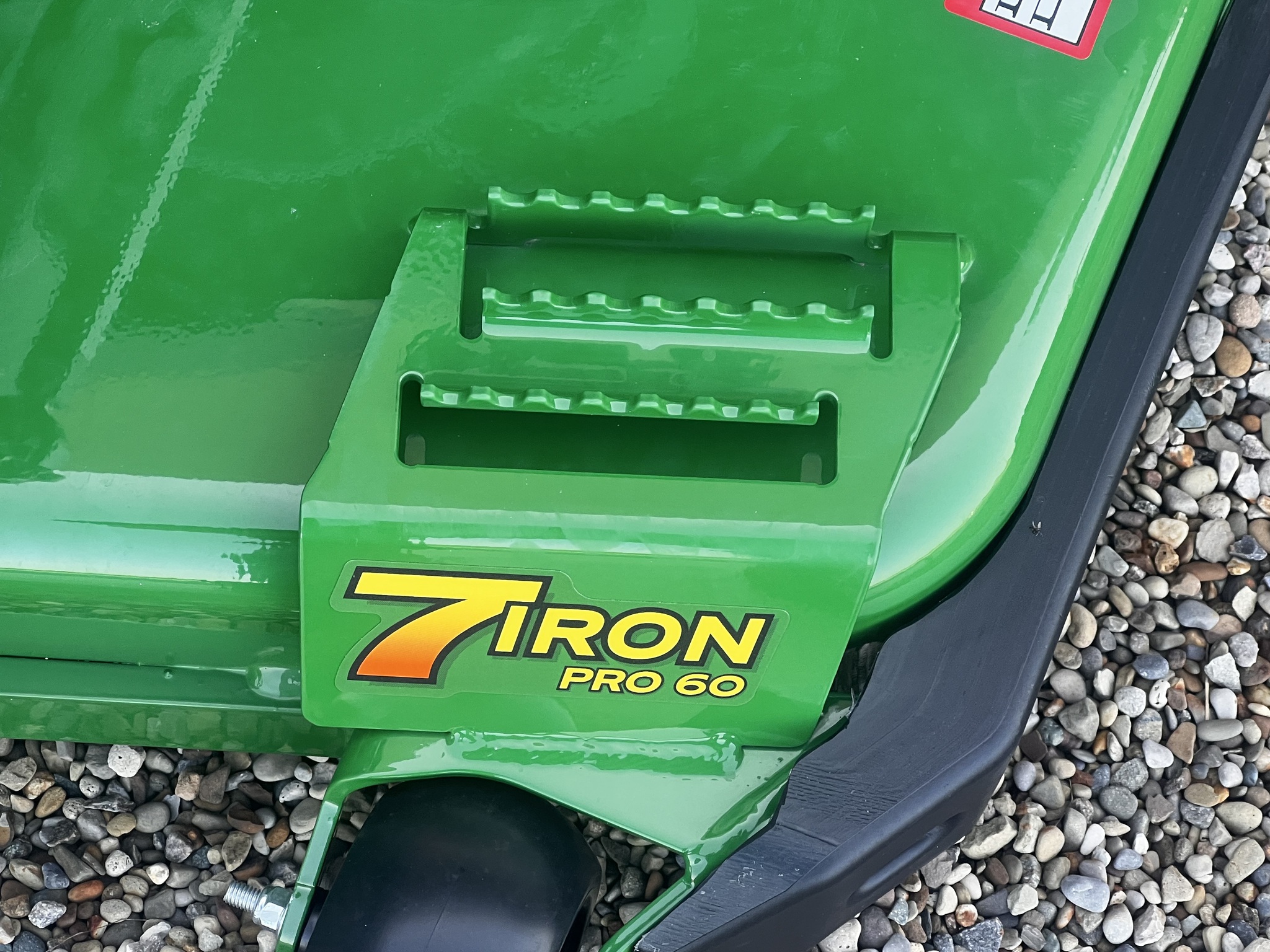 2024 John Deere Z930M Image 3