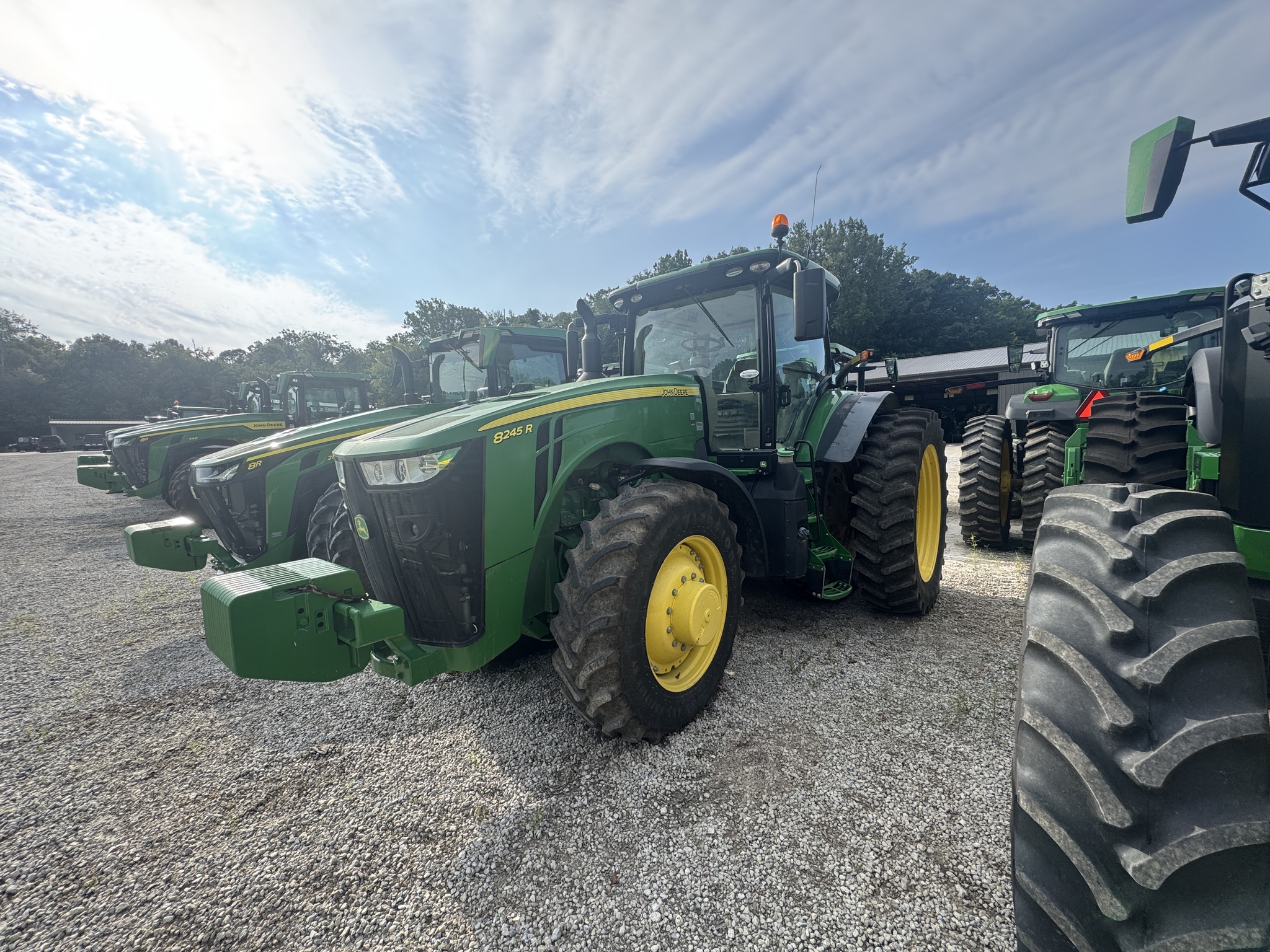 2018 John Deere 8245R Image 5