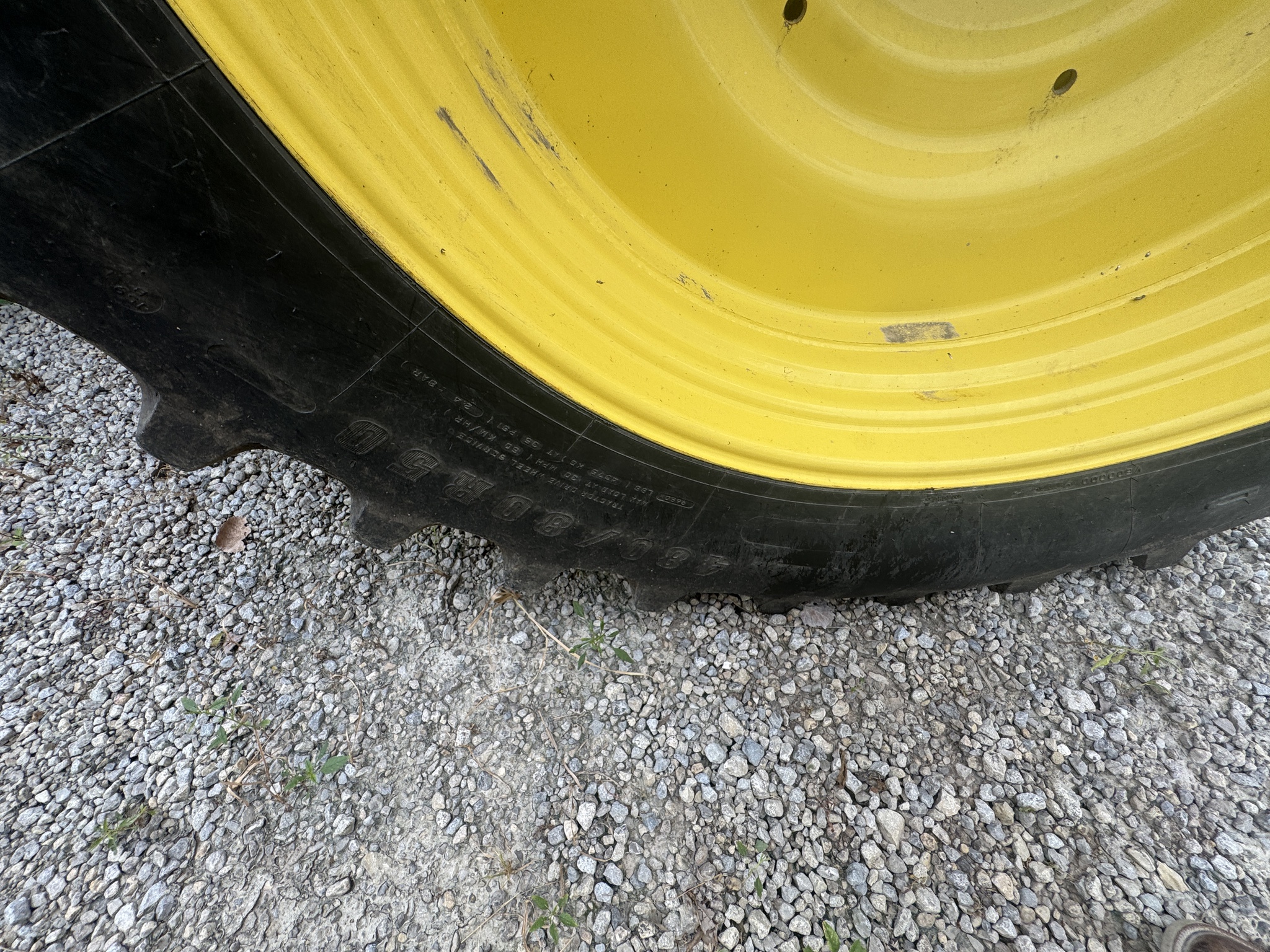 2018 John Deere 8245R Image 8