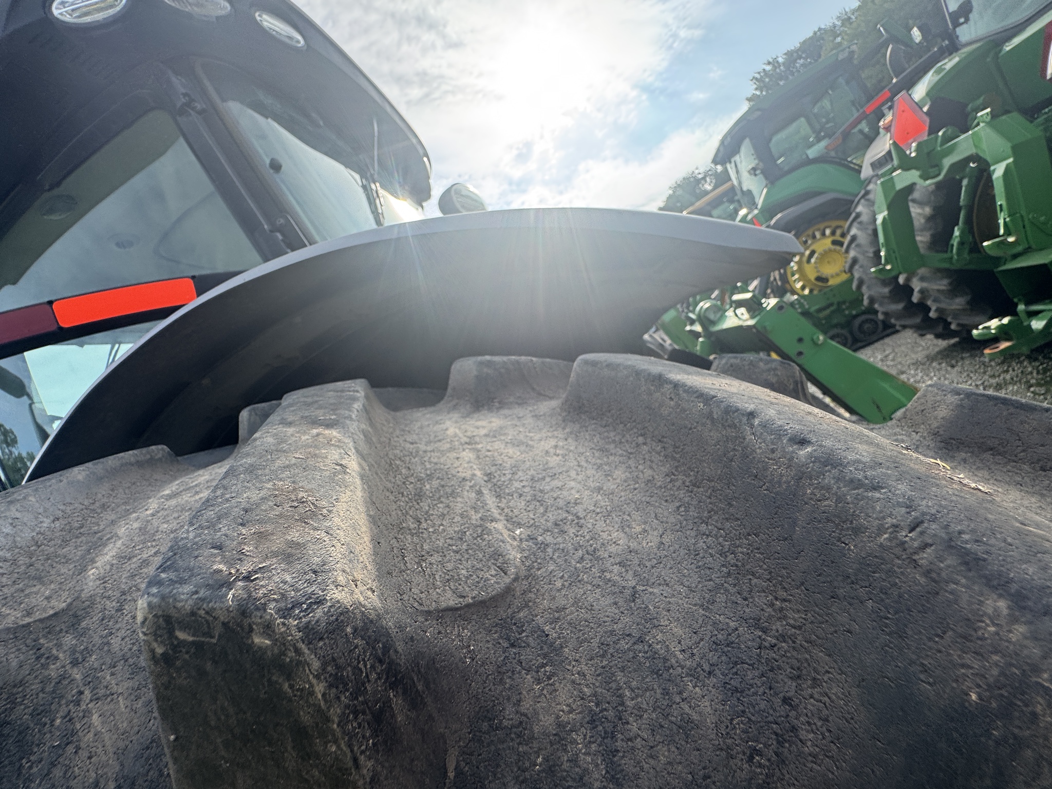 2018 John Deere 8245R Image 7
