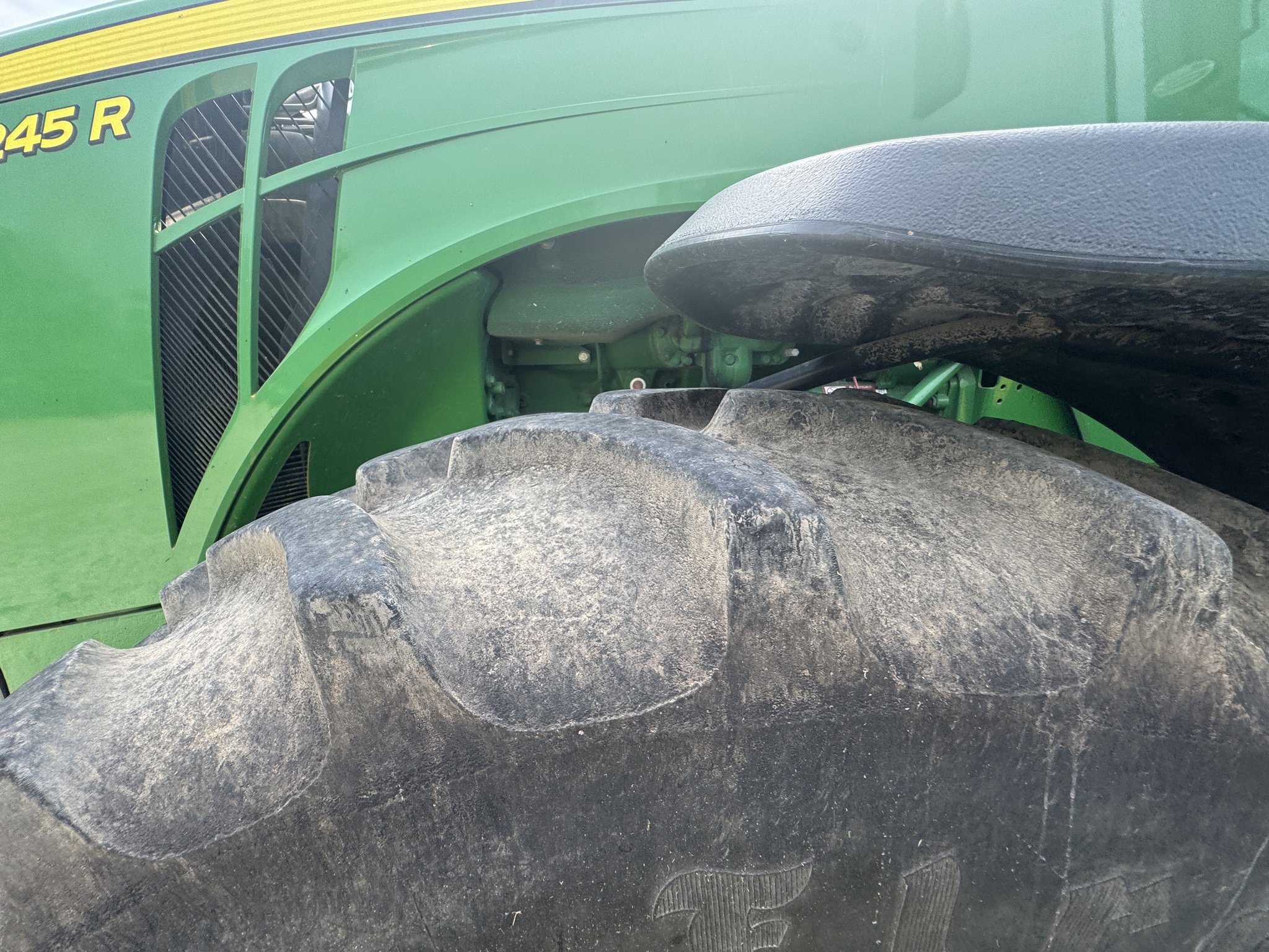 2018 John Deere 8245R Image 6