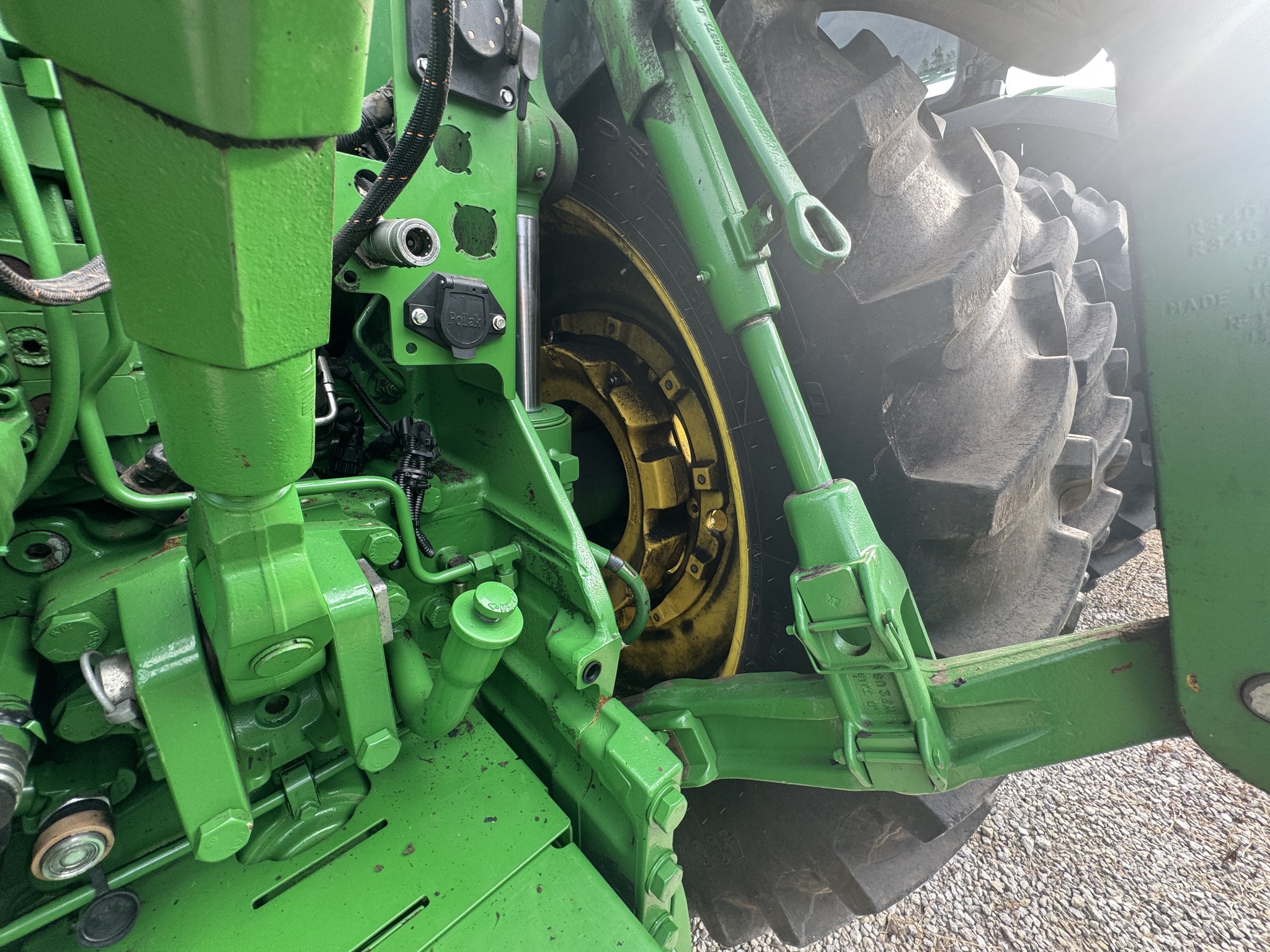 2018 John Deere 8245R Image 11