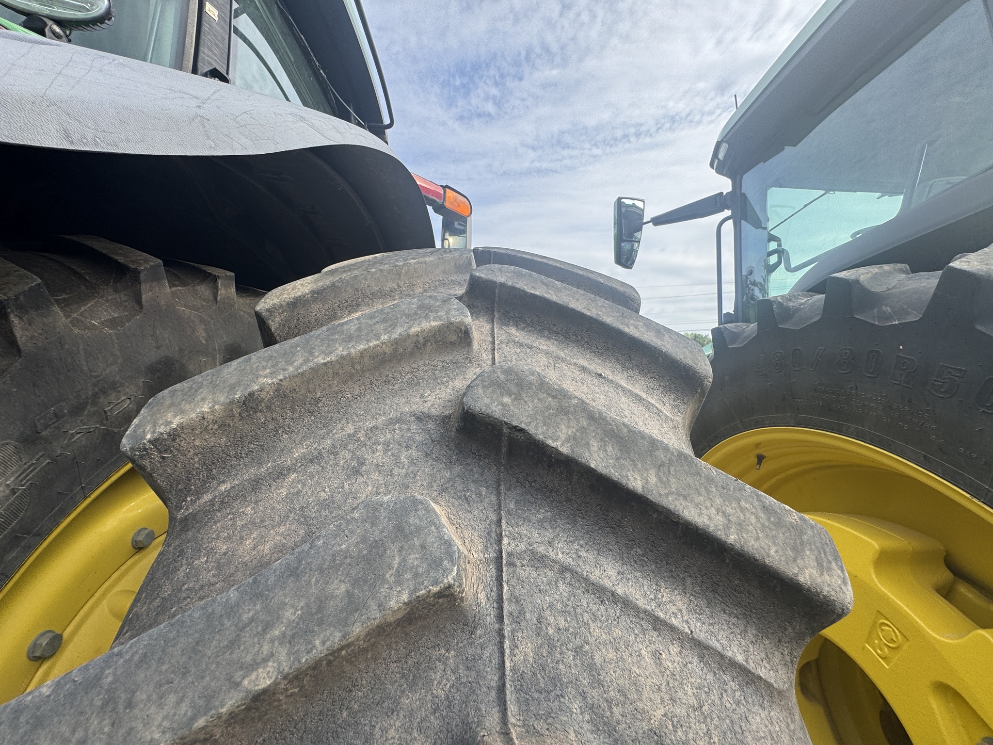 2018 John Deere 8245R Image 12