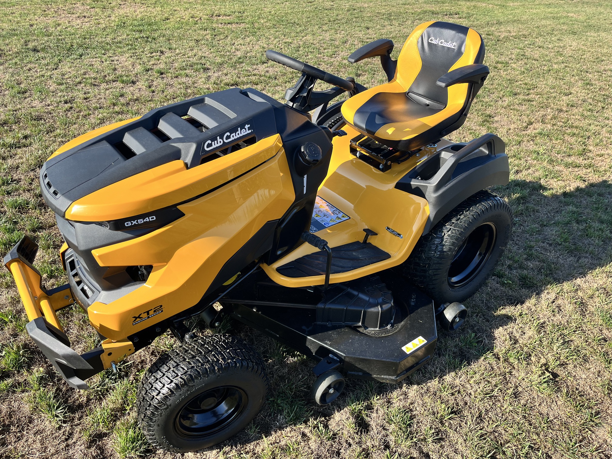 2025 Cub Cadet XT2 GX54D Image 2