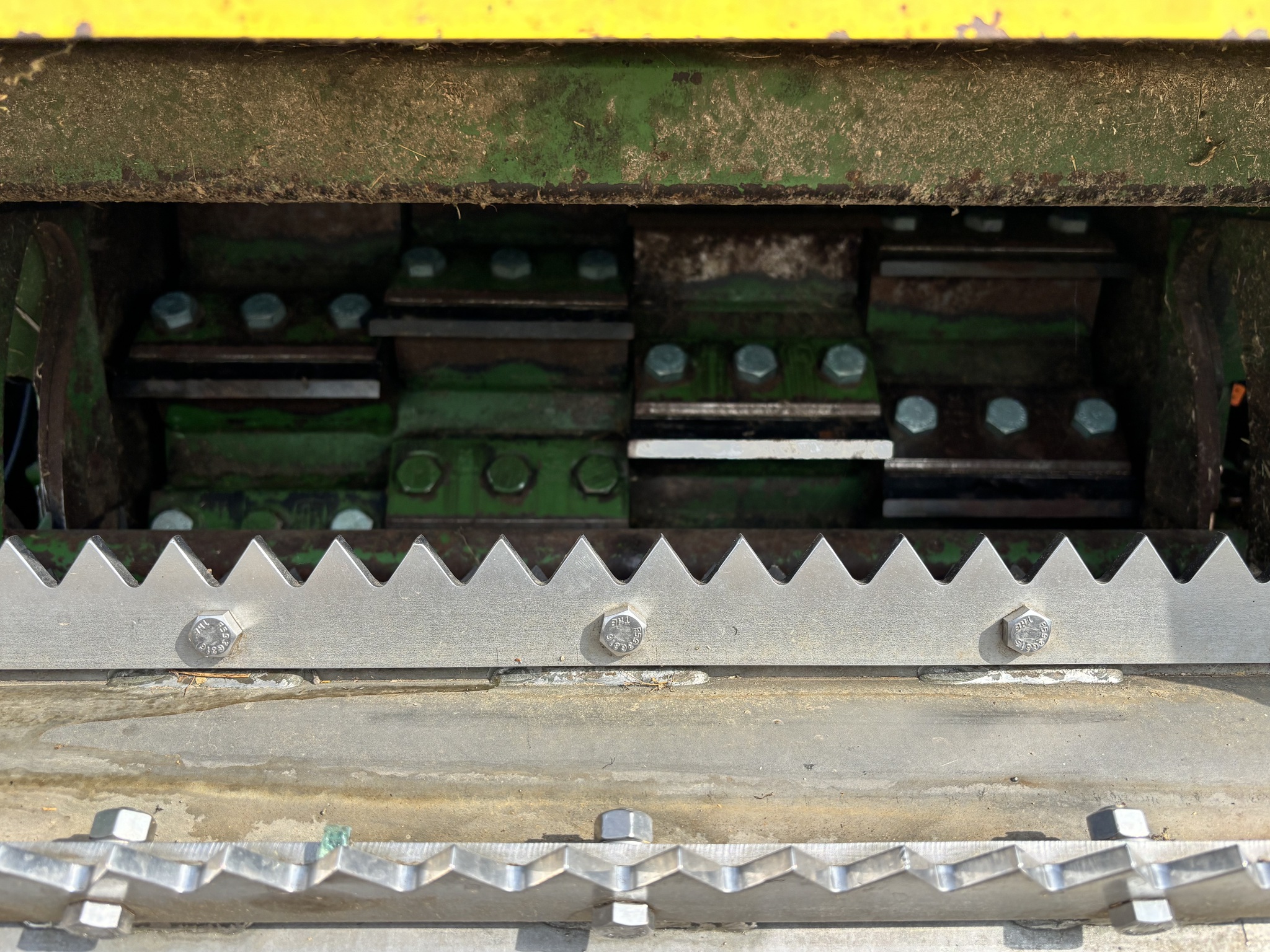 2000 John Deere 6950 Image 10