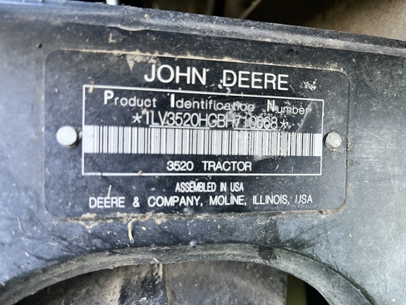 Photo of 2011 John Deere 3520