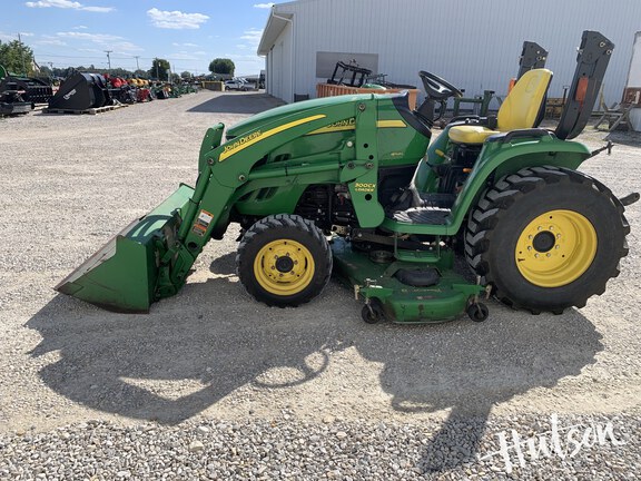 Photo of 2011 John Deere 3520