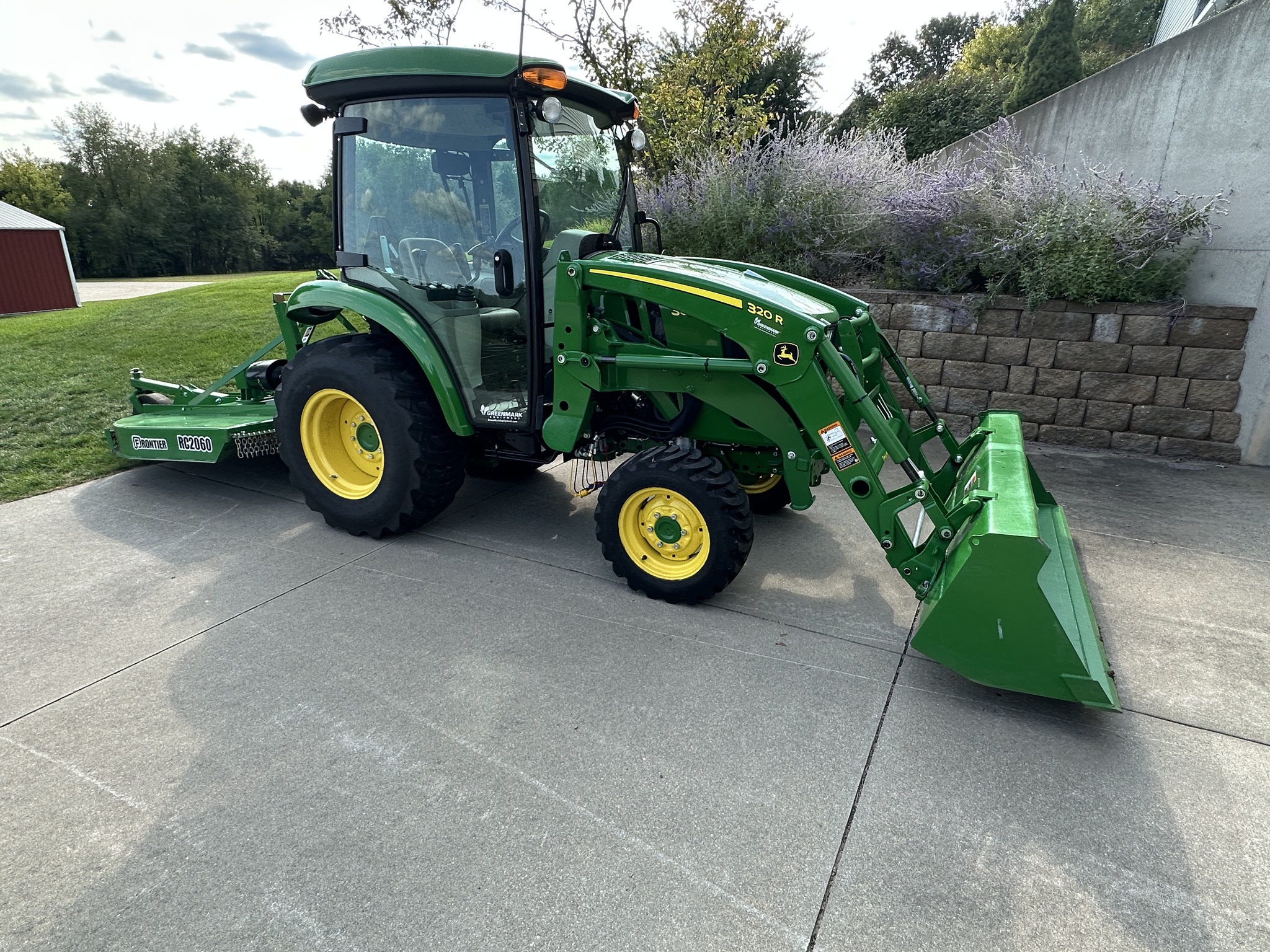 2022 John Deere 3039R Image 1