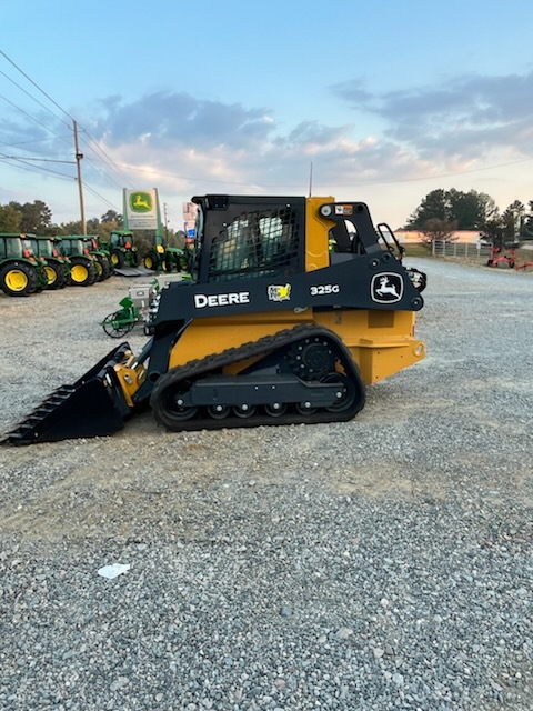 John Deere 325G Image 1