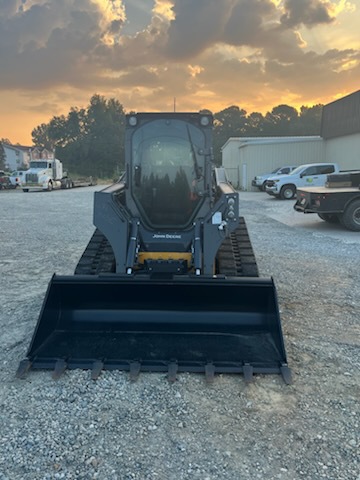 John Deere 325G Image 3