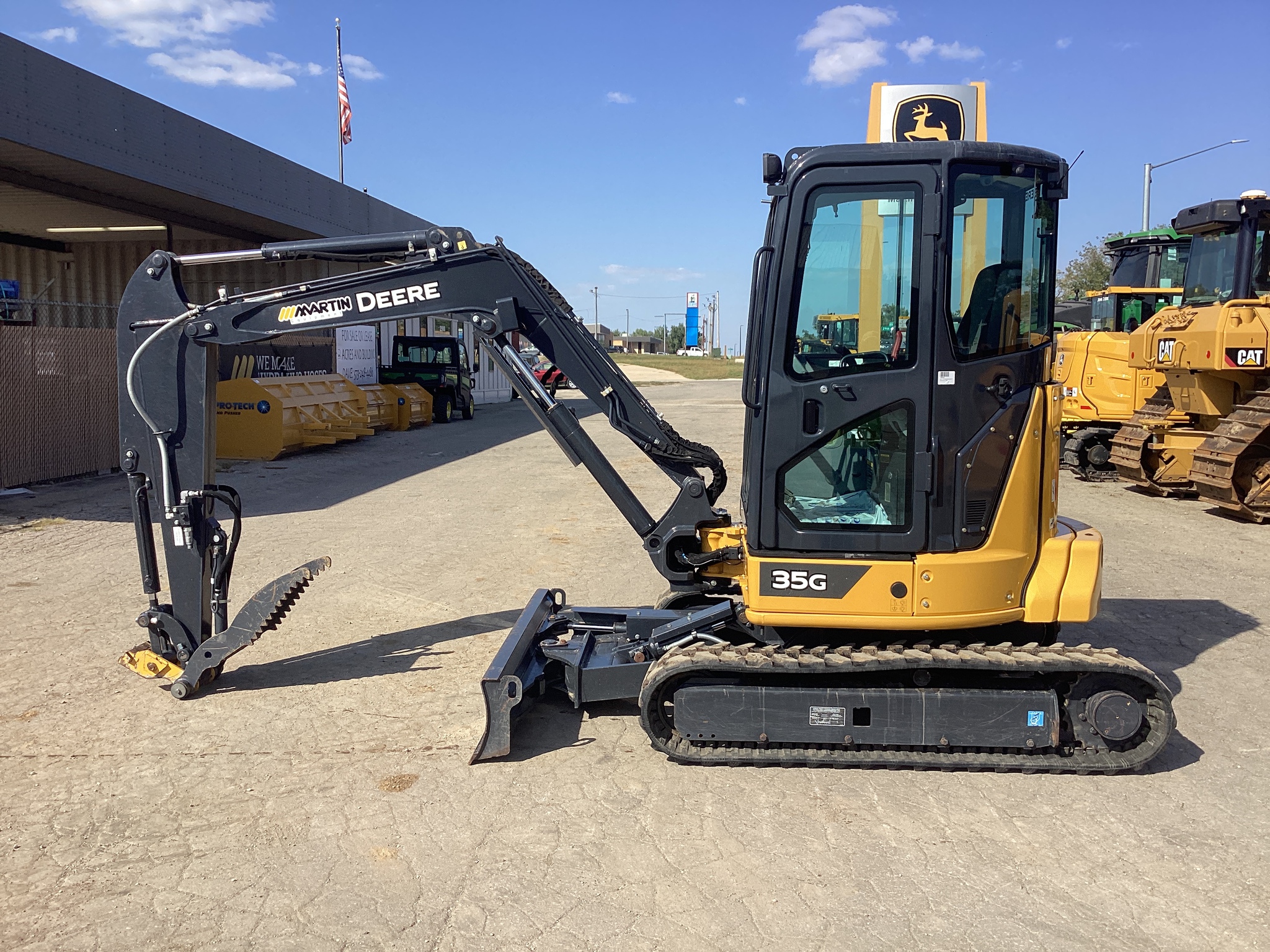2023 John Deere 35G Image 4