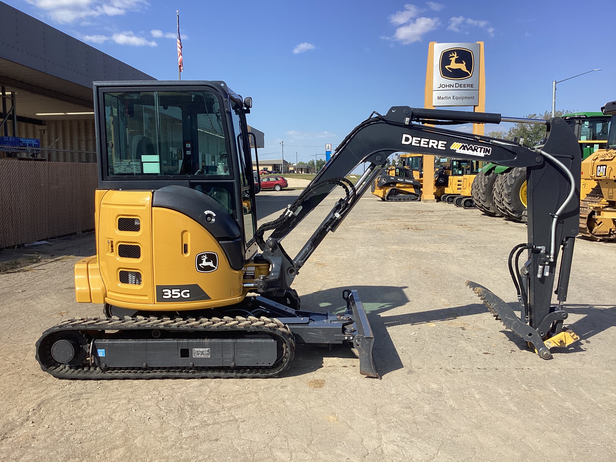 2023 John Deere 35G Image 1