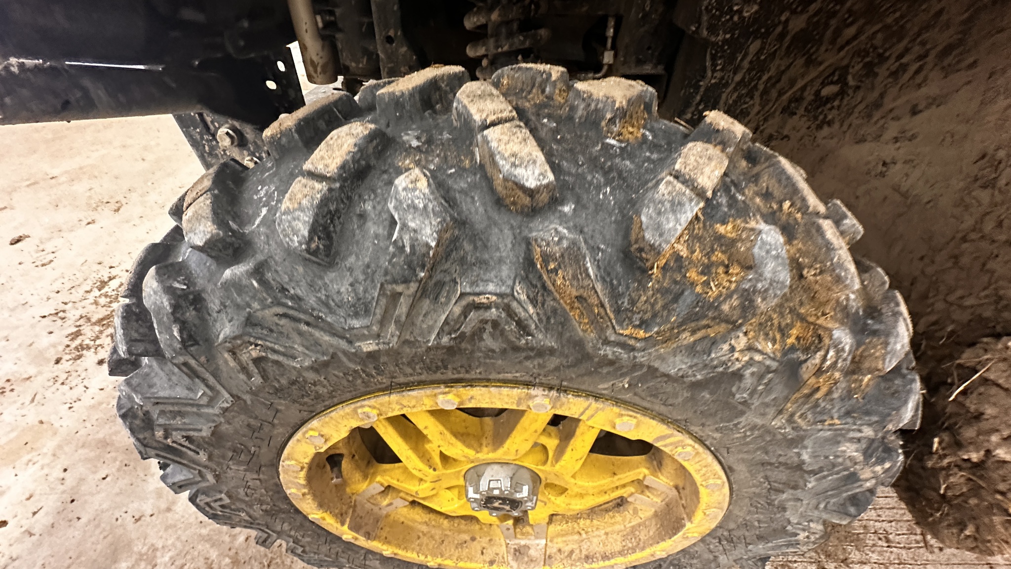  2024 John Deere XUV 835M at Heritage Tractor in Lamar, MO