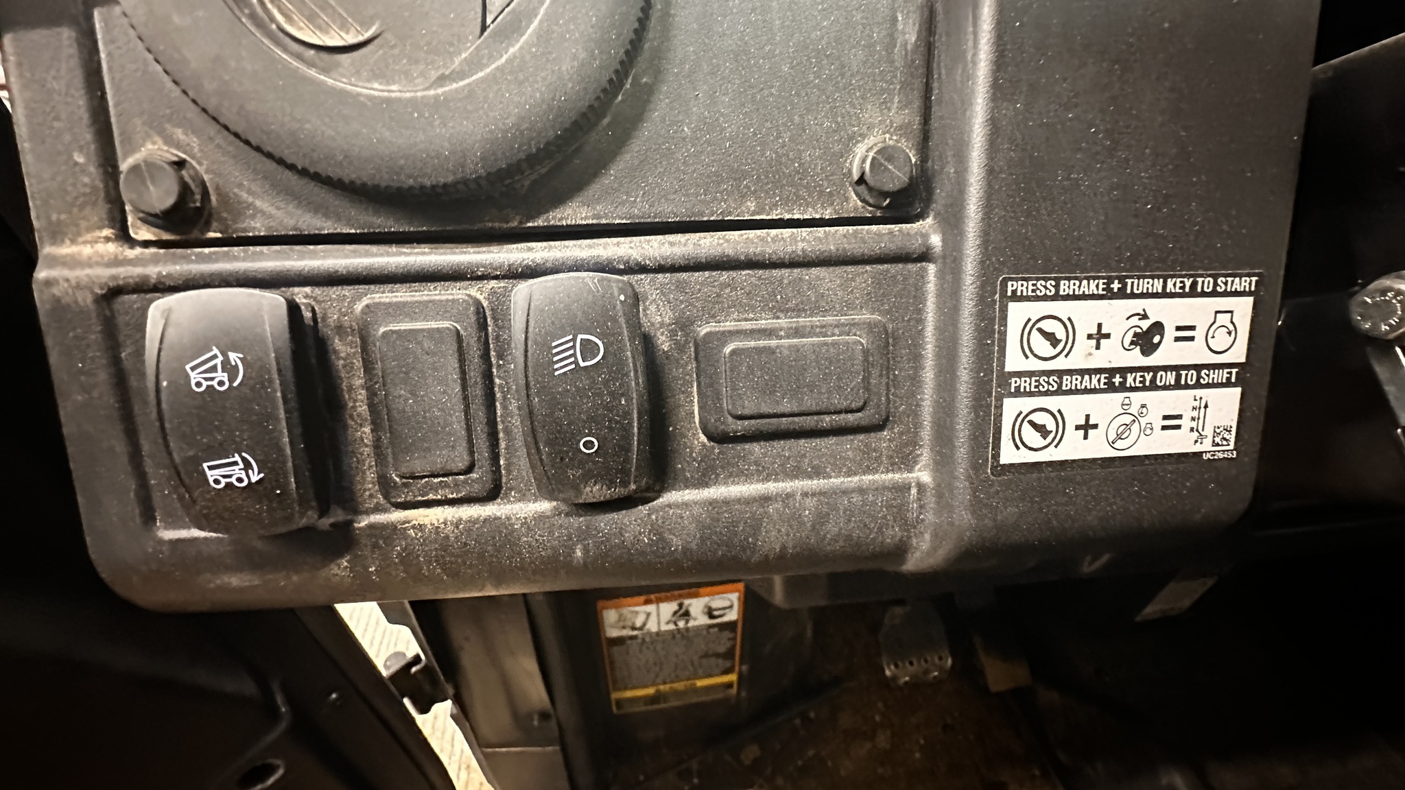  2024 John Deere XUV 835M at Heritage Tractor in Lamar, MO
