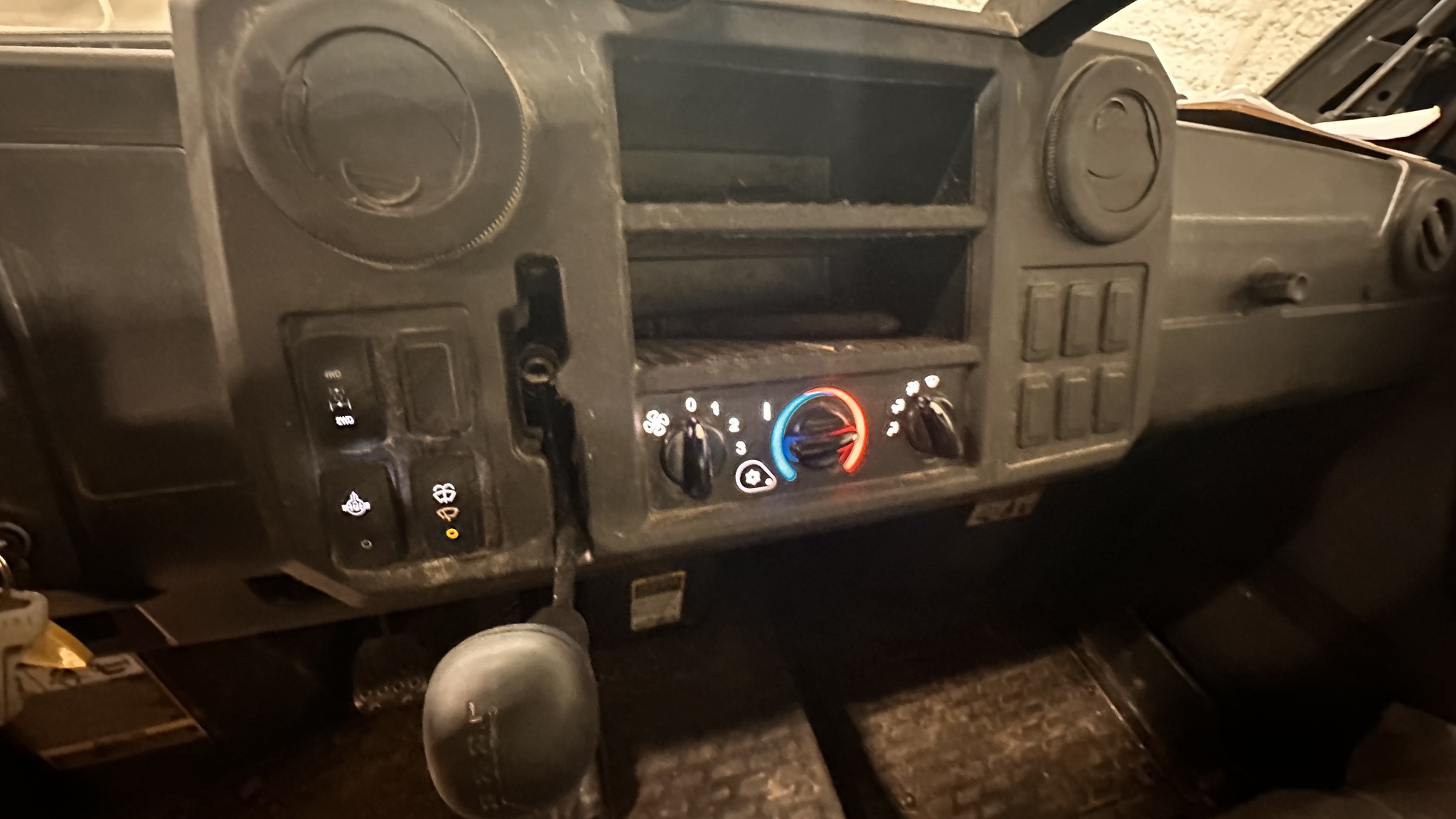  2024 John Deere XUV 835M at Heritage Tractor in Lamar, MO