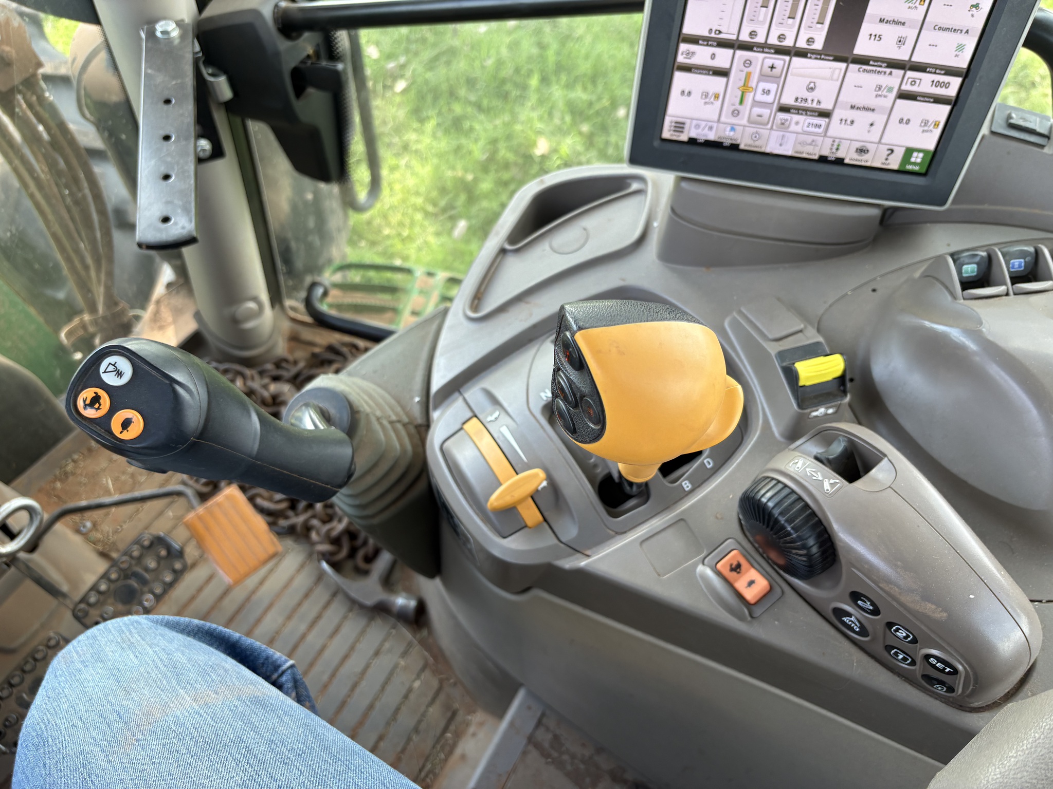 2022 John Deere 6R 155 Image 18