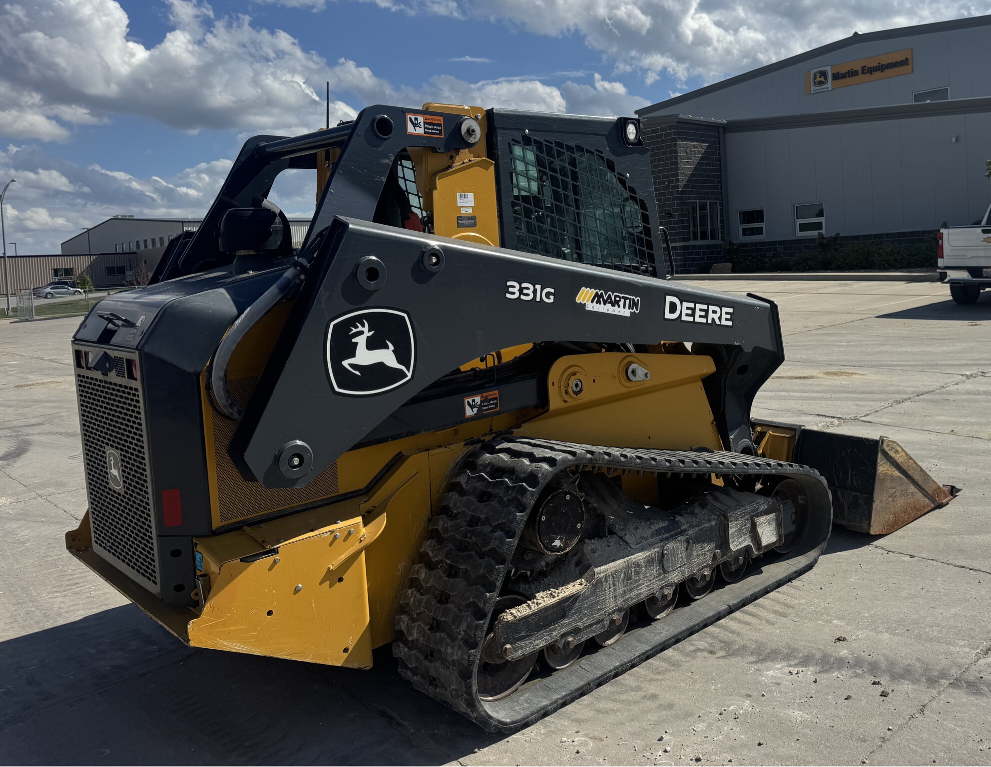 2022 John Deere 331G Image 6