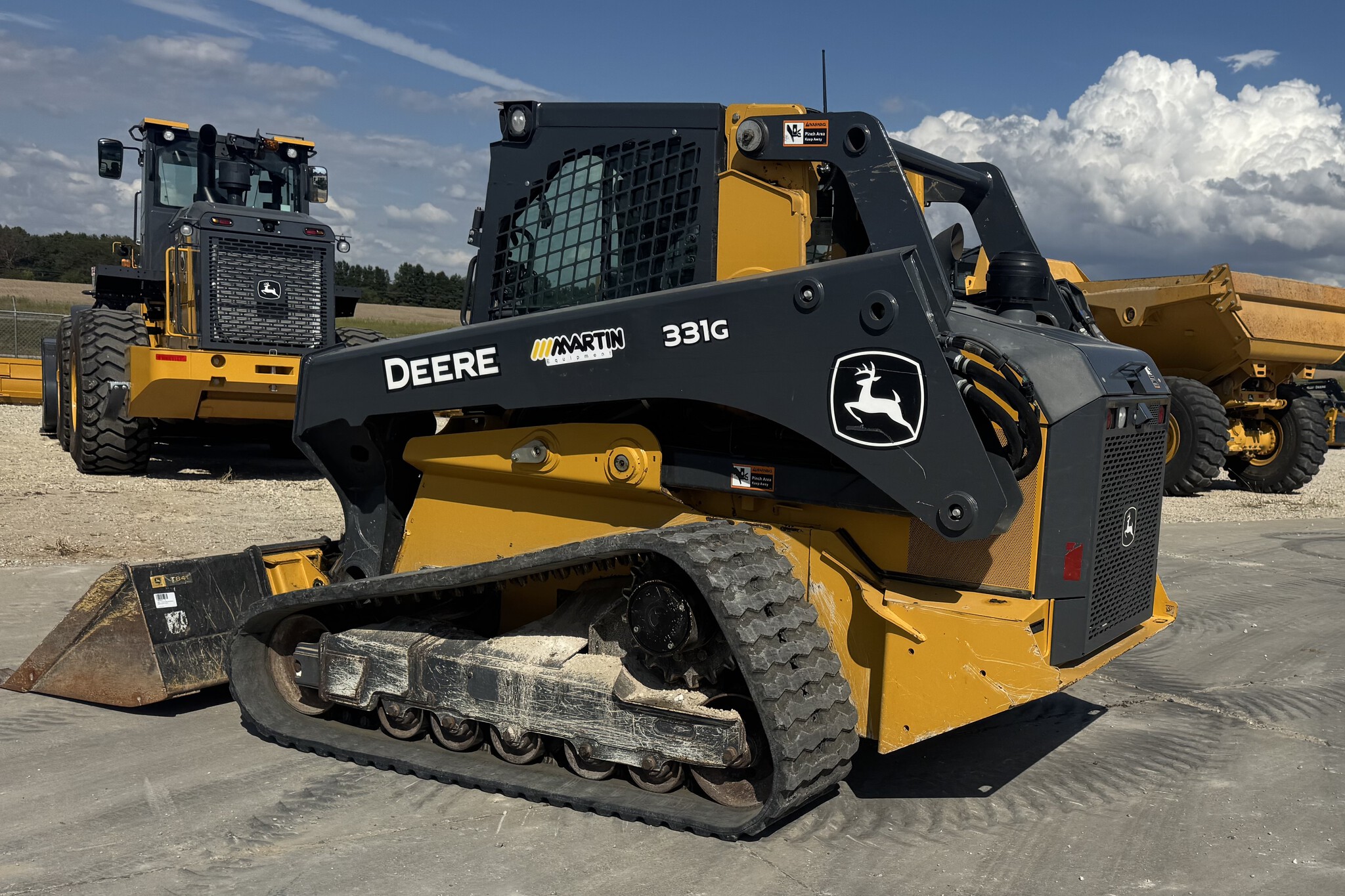 2022 John Deere 331G Image 5