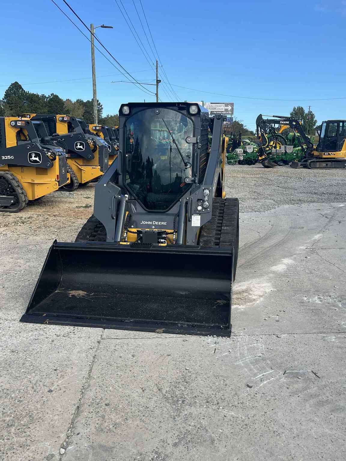 John Deere 317 P Image 1
