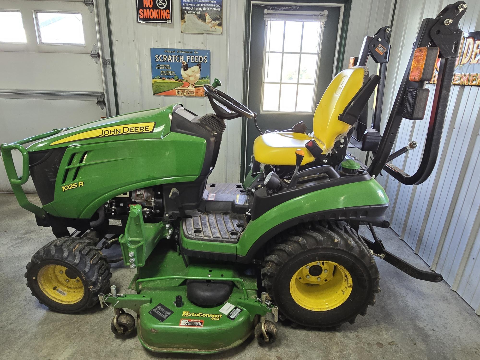 2019 John Deere 1025R