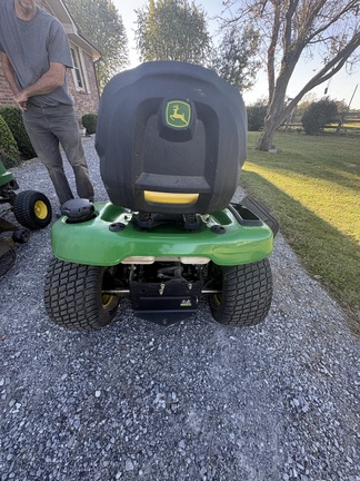 Photo of 2011 John Deere X324