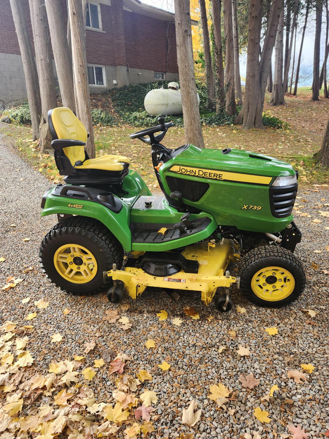 2021 John Deere X739 Image 1