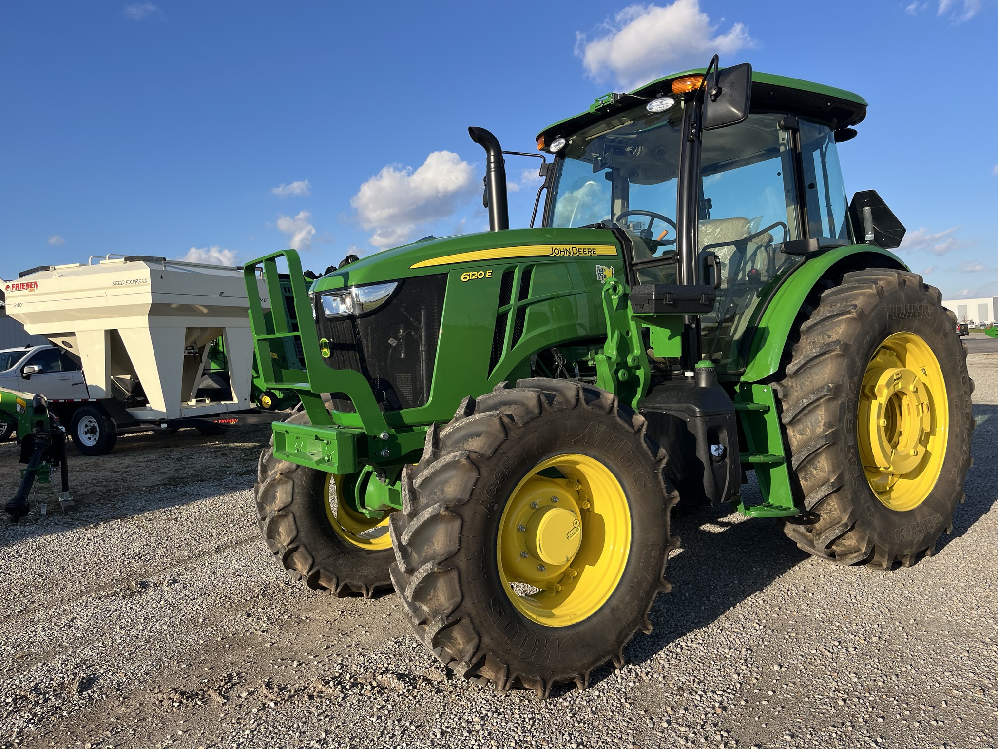 2025 John Deere 6120E Image 3