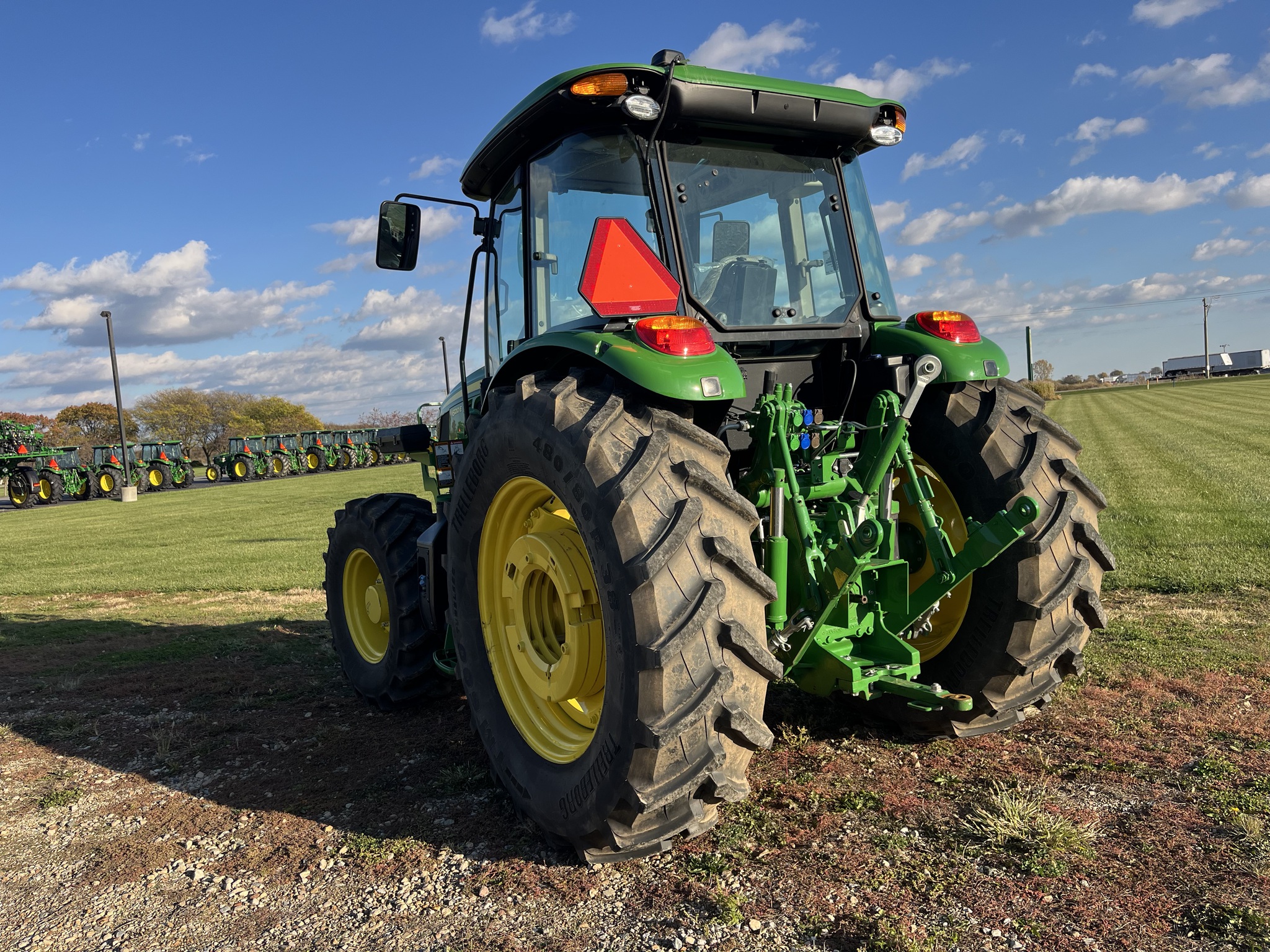 2025 John Deere 6120E Image 9