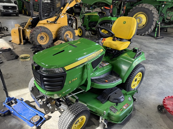  John Deere X754