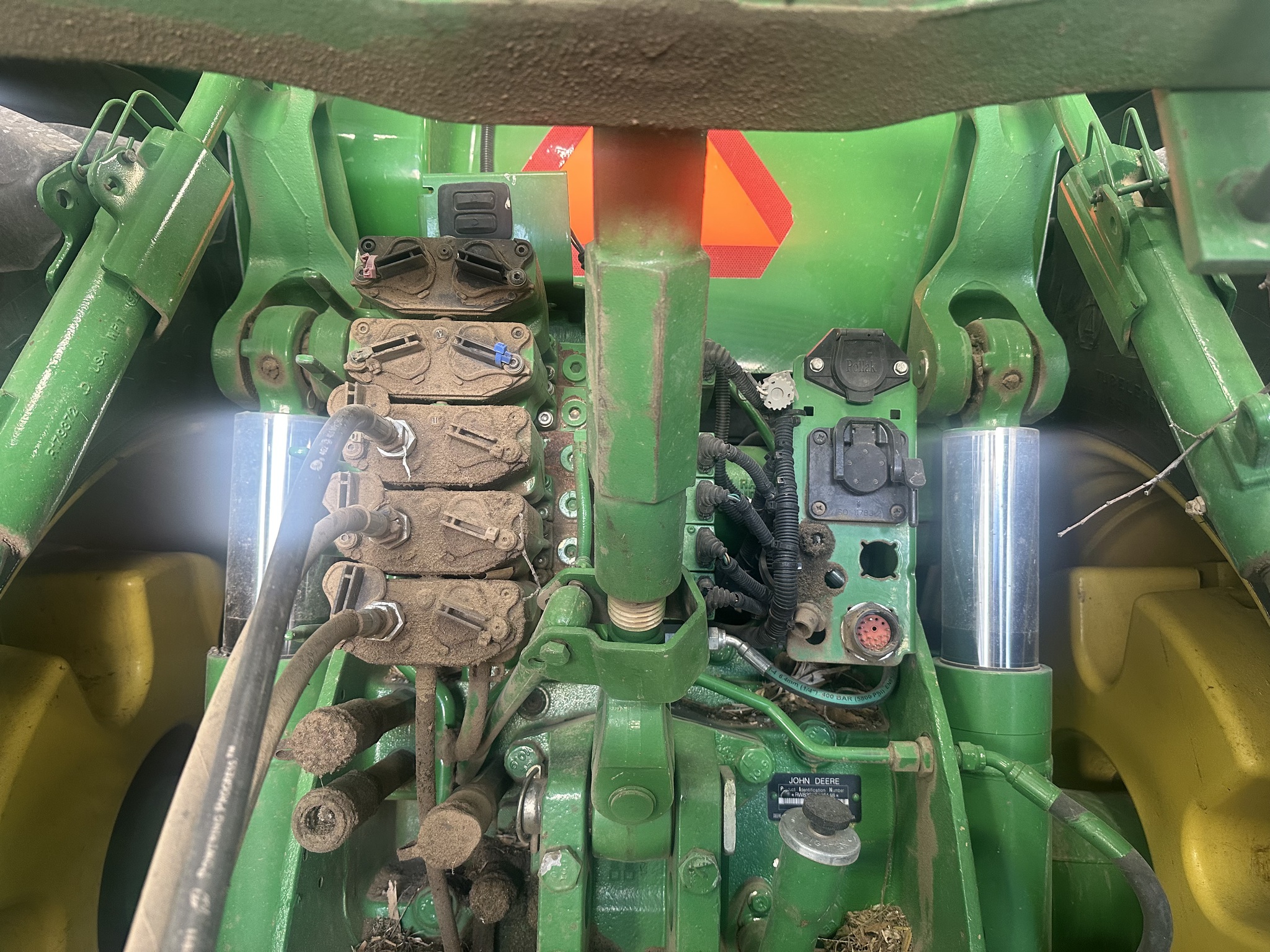 2009 John Deere 8330 Image 2