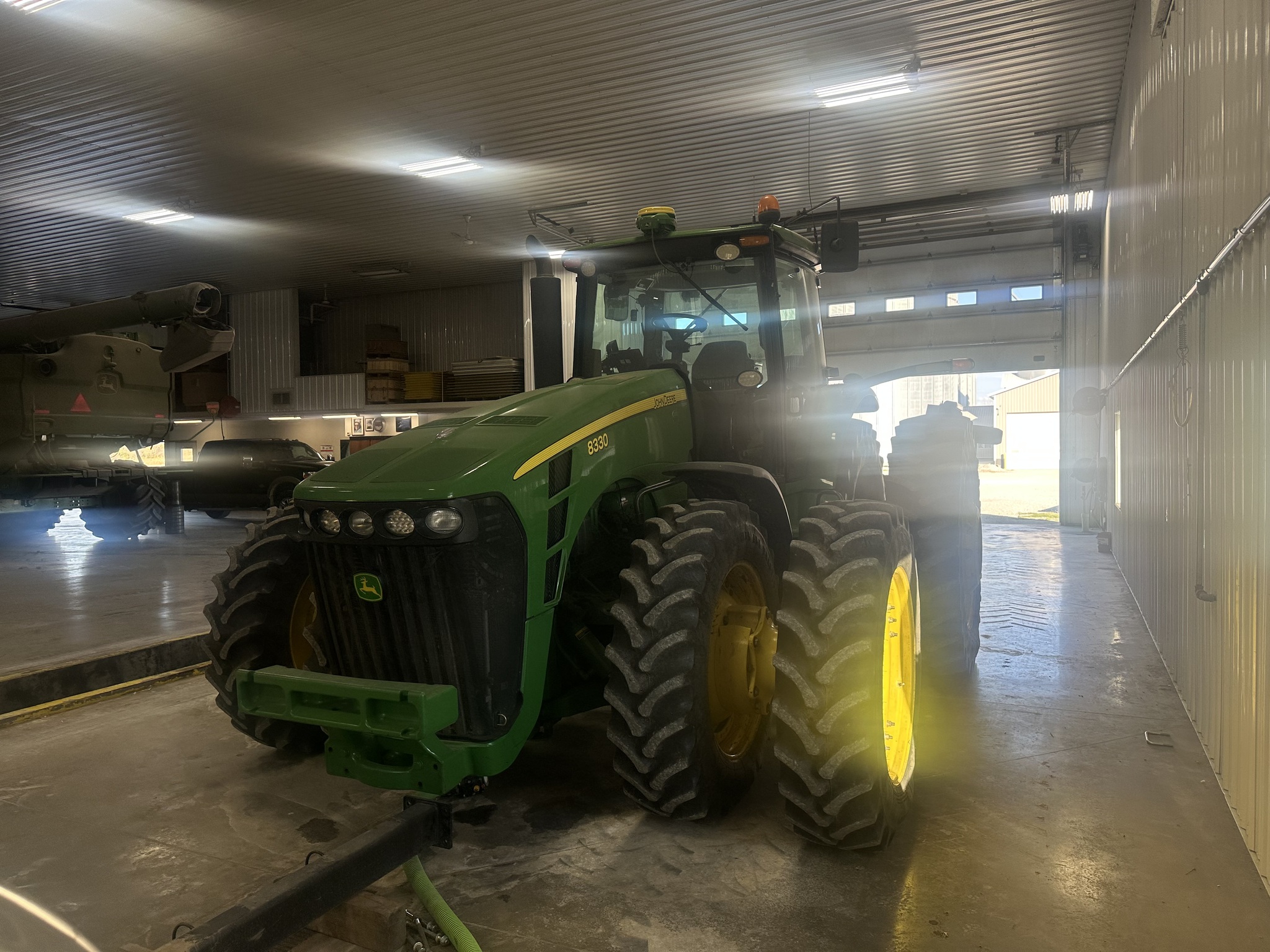 2009 John Deere 8330 Image 3