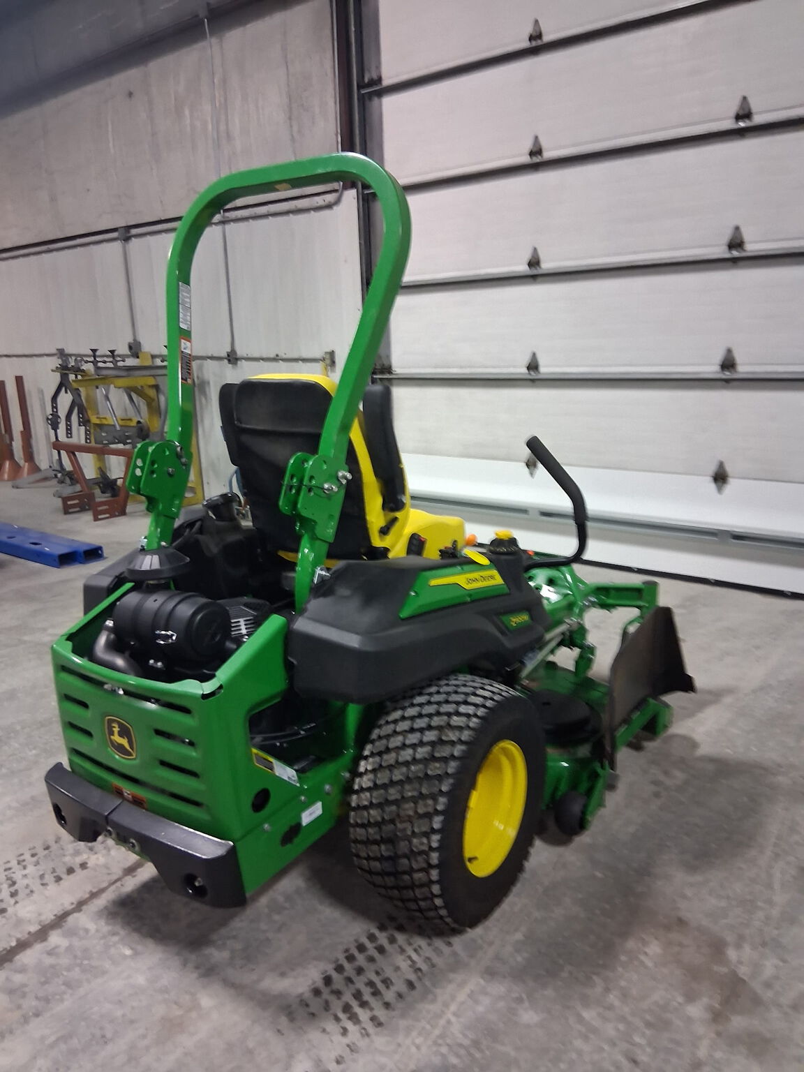 2025 John Deere Z920M Image 2