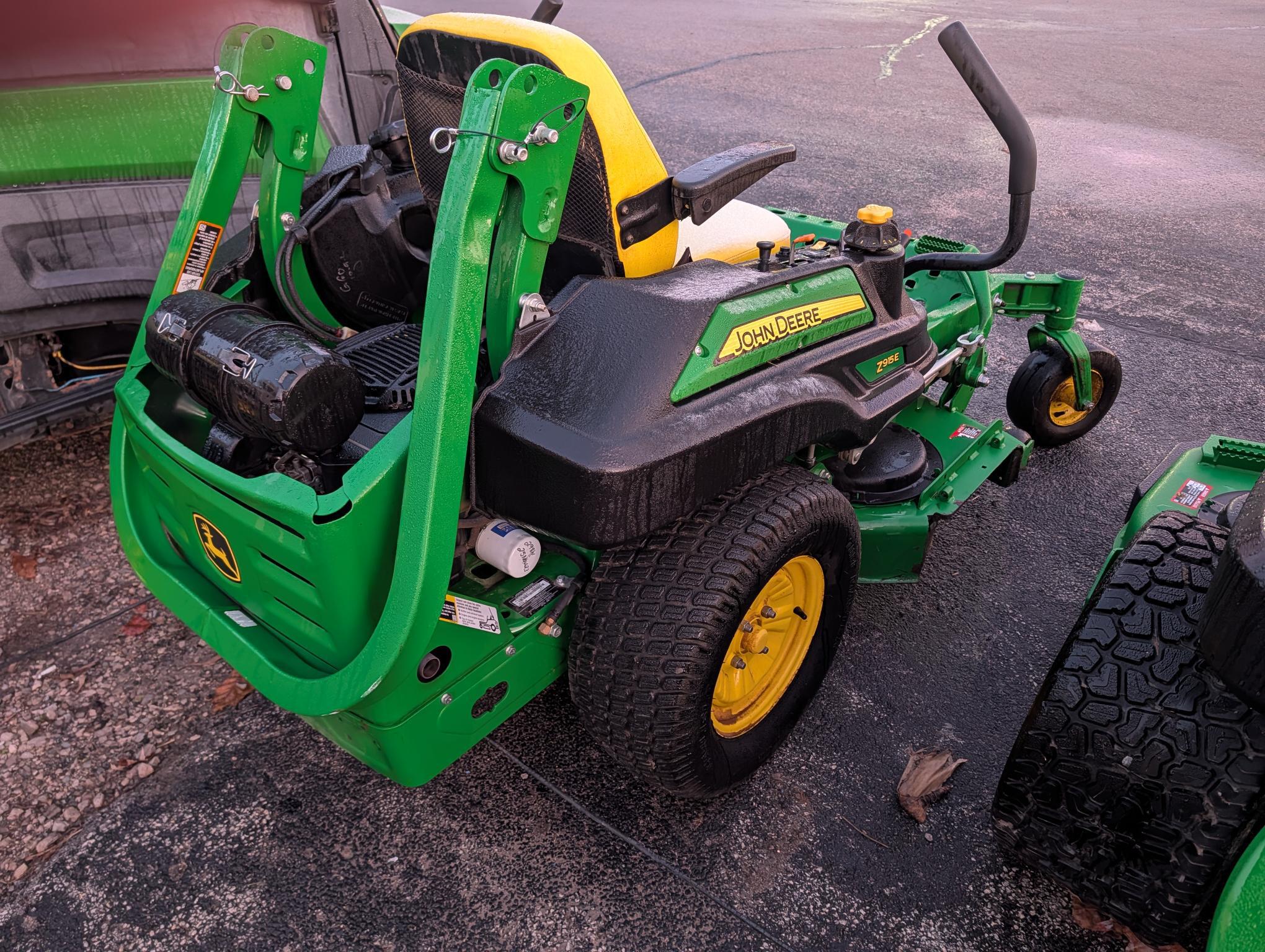 2017 John Deere Z915E Image 3