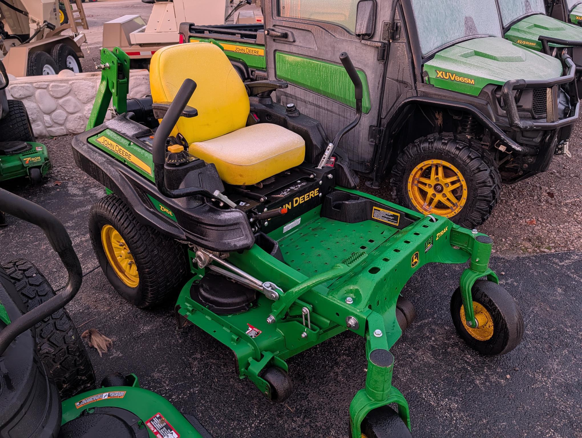 2017 John Deere Z915E Image 1