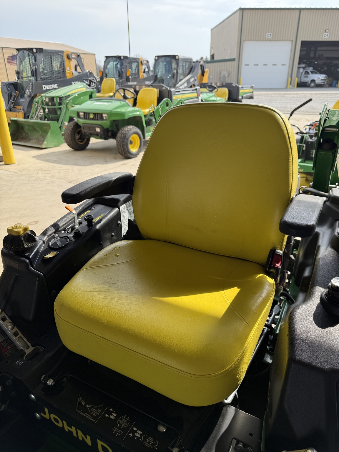 2017 John Deere Z915E Image 7