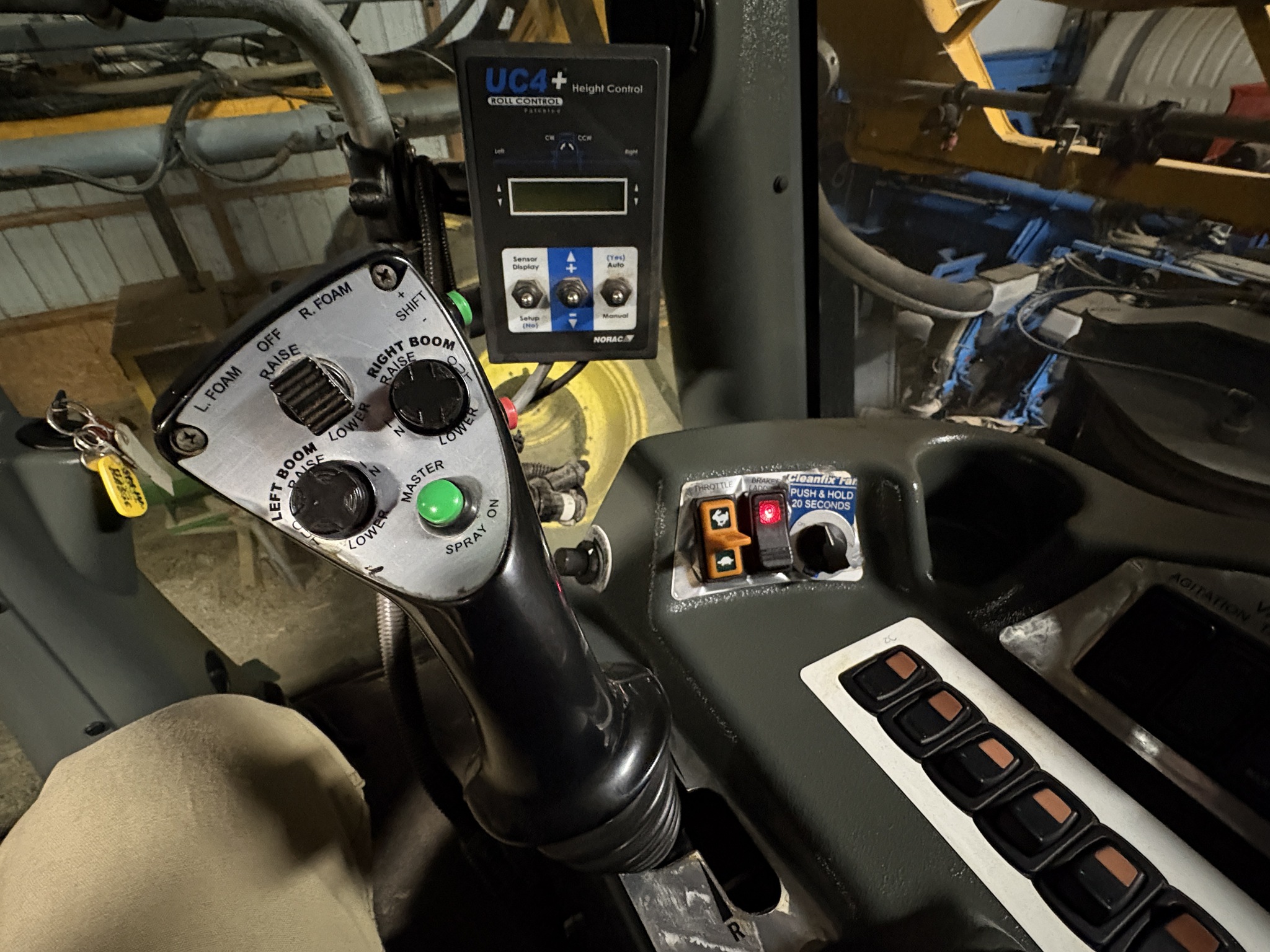 2010 Hagie STS14 Image 8