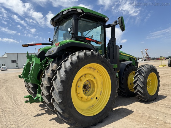 Photo of 2021 John Deere 8R 310