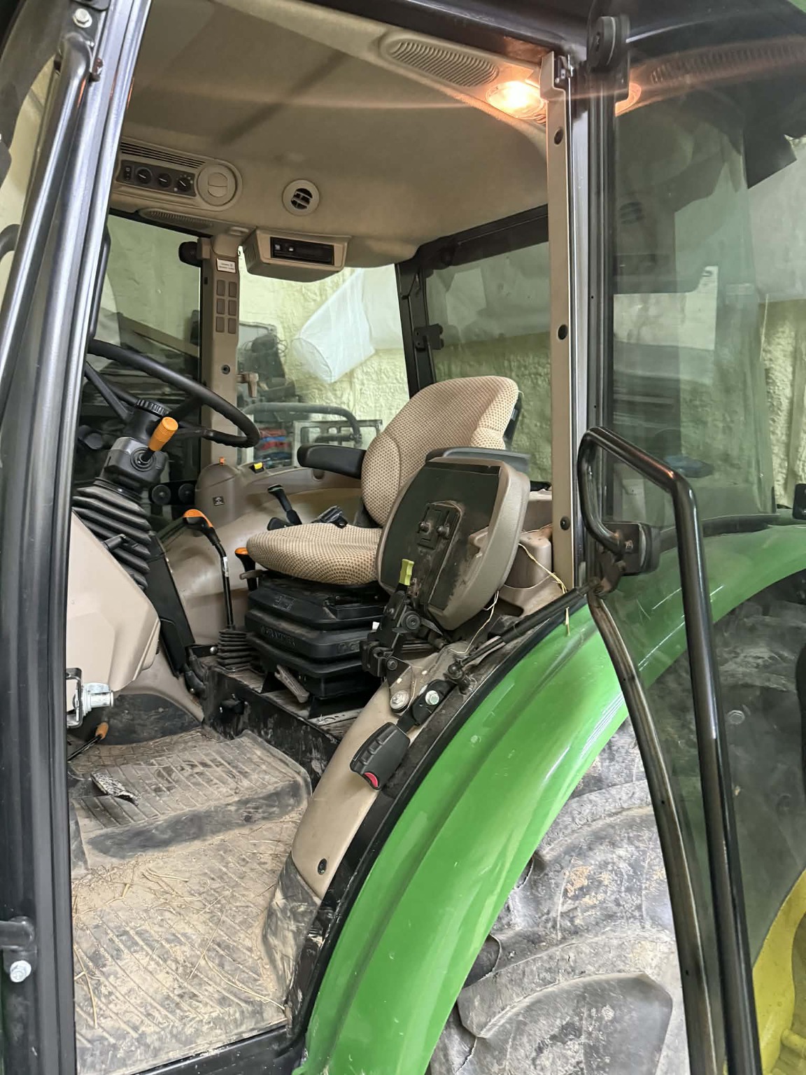 2024 John Deere 5075E Image 5
