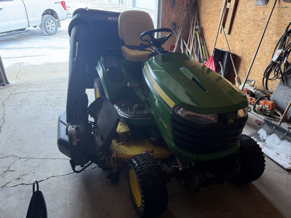  John Deere X738