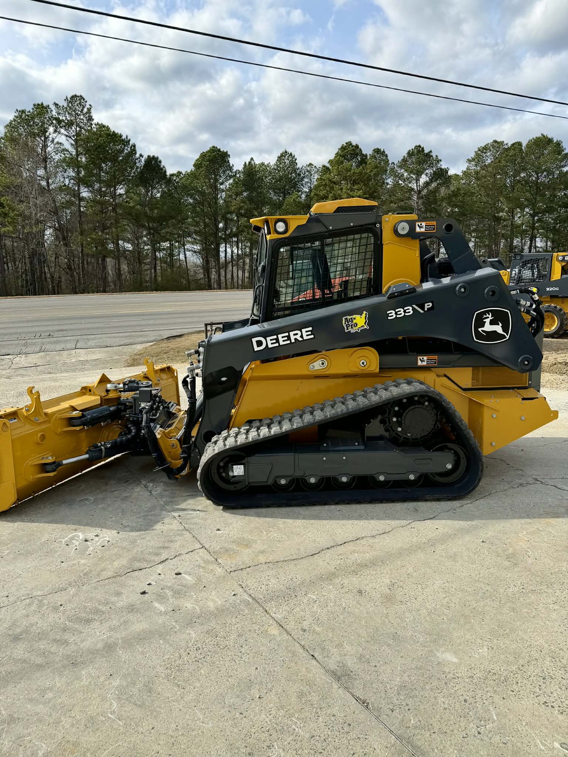 2025 John Deere 333 P Image 5