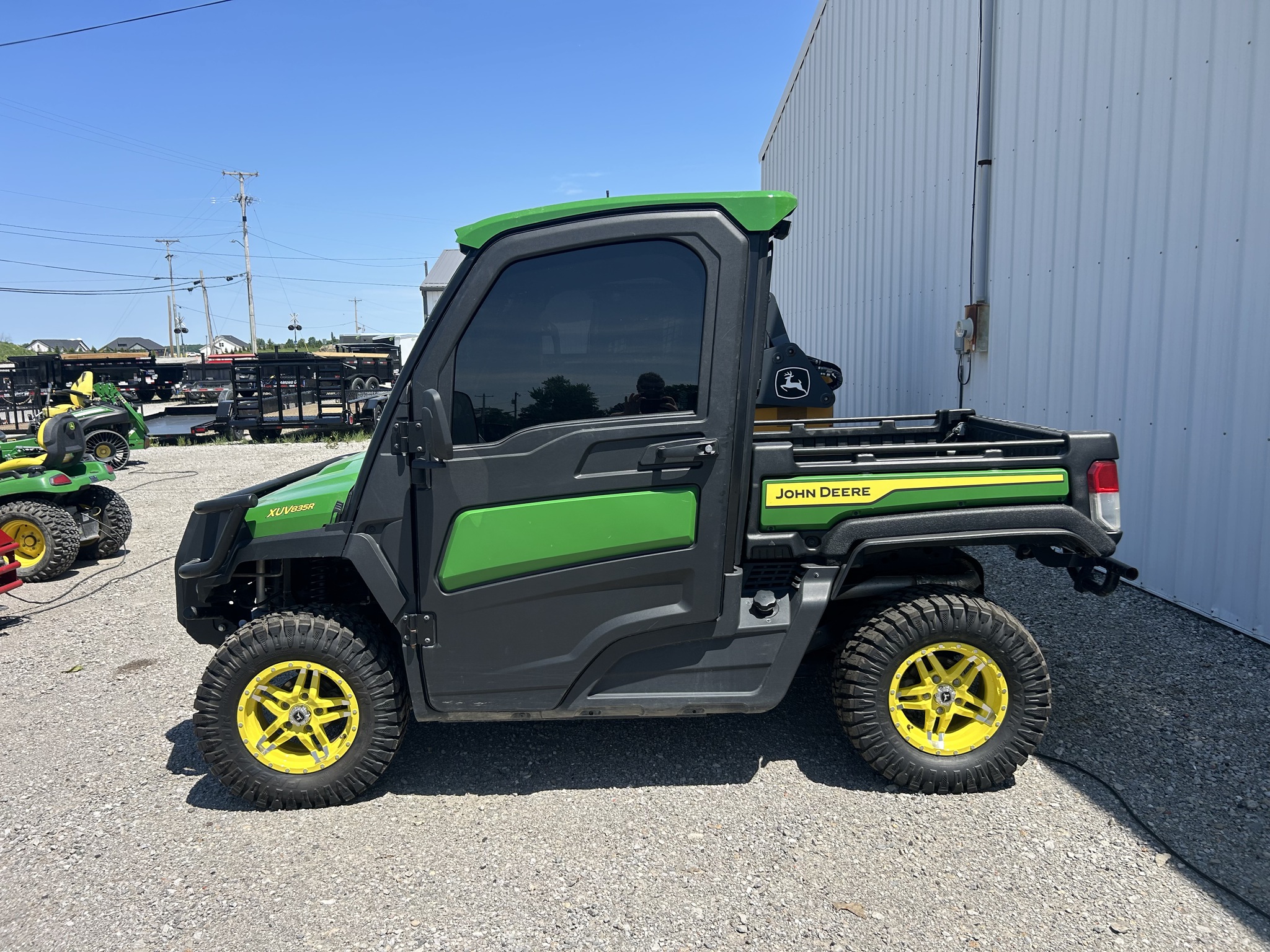 2024 John Deere XUV 835R Image 1