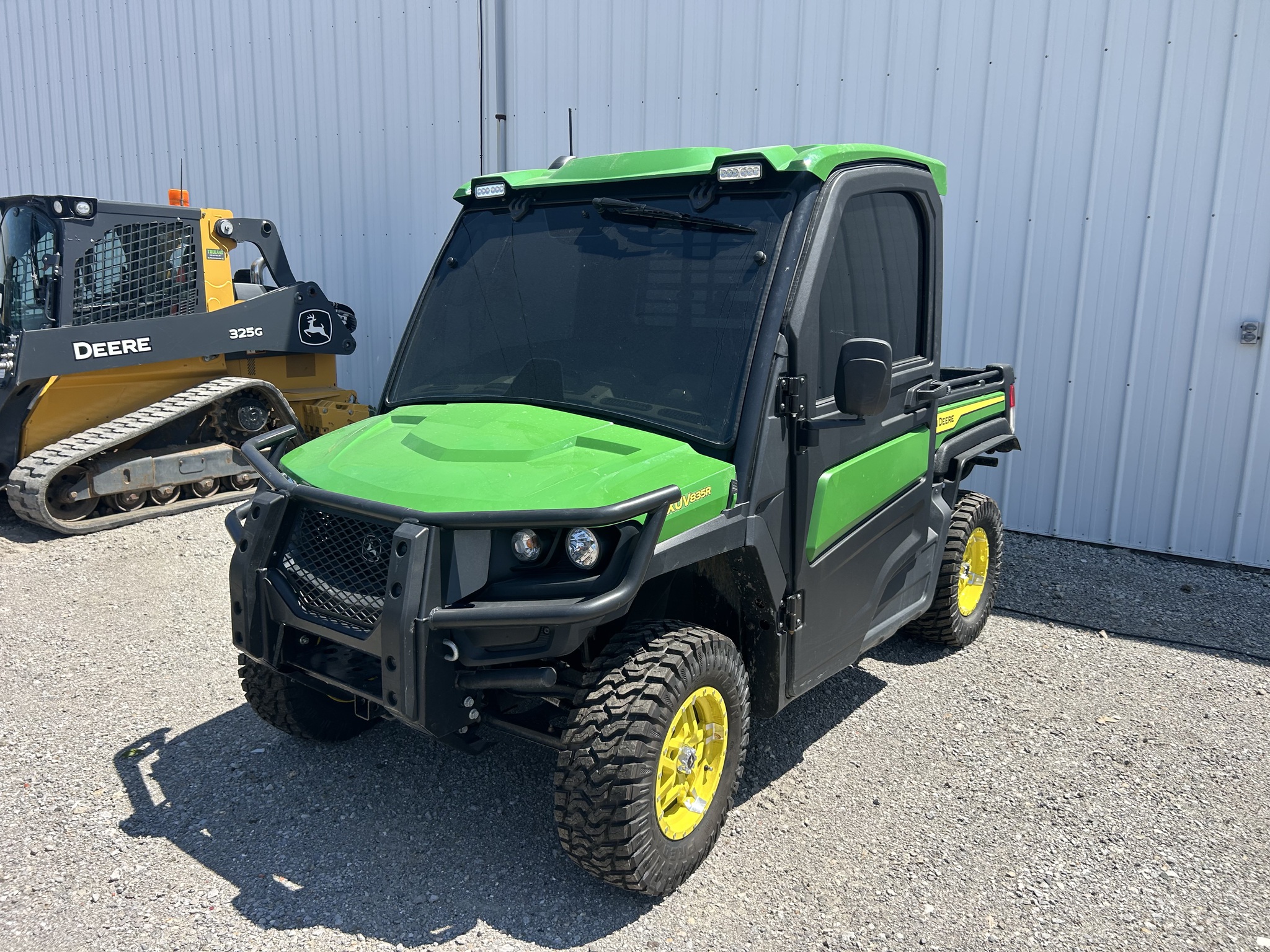 2024 John Deere XUV 835R Image 2