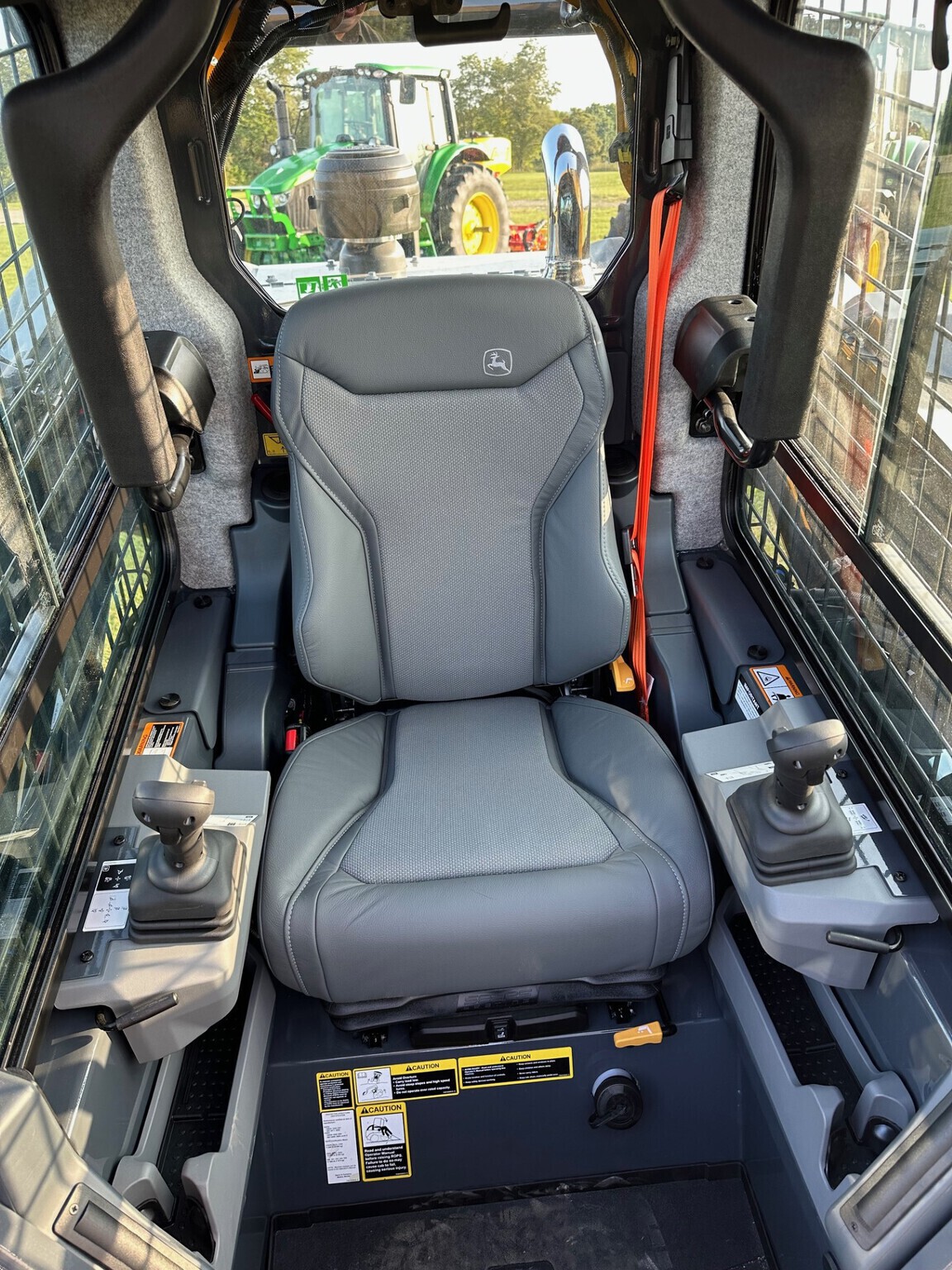 2026 John Deere 335 P Image 7