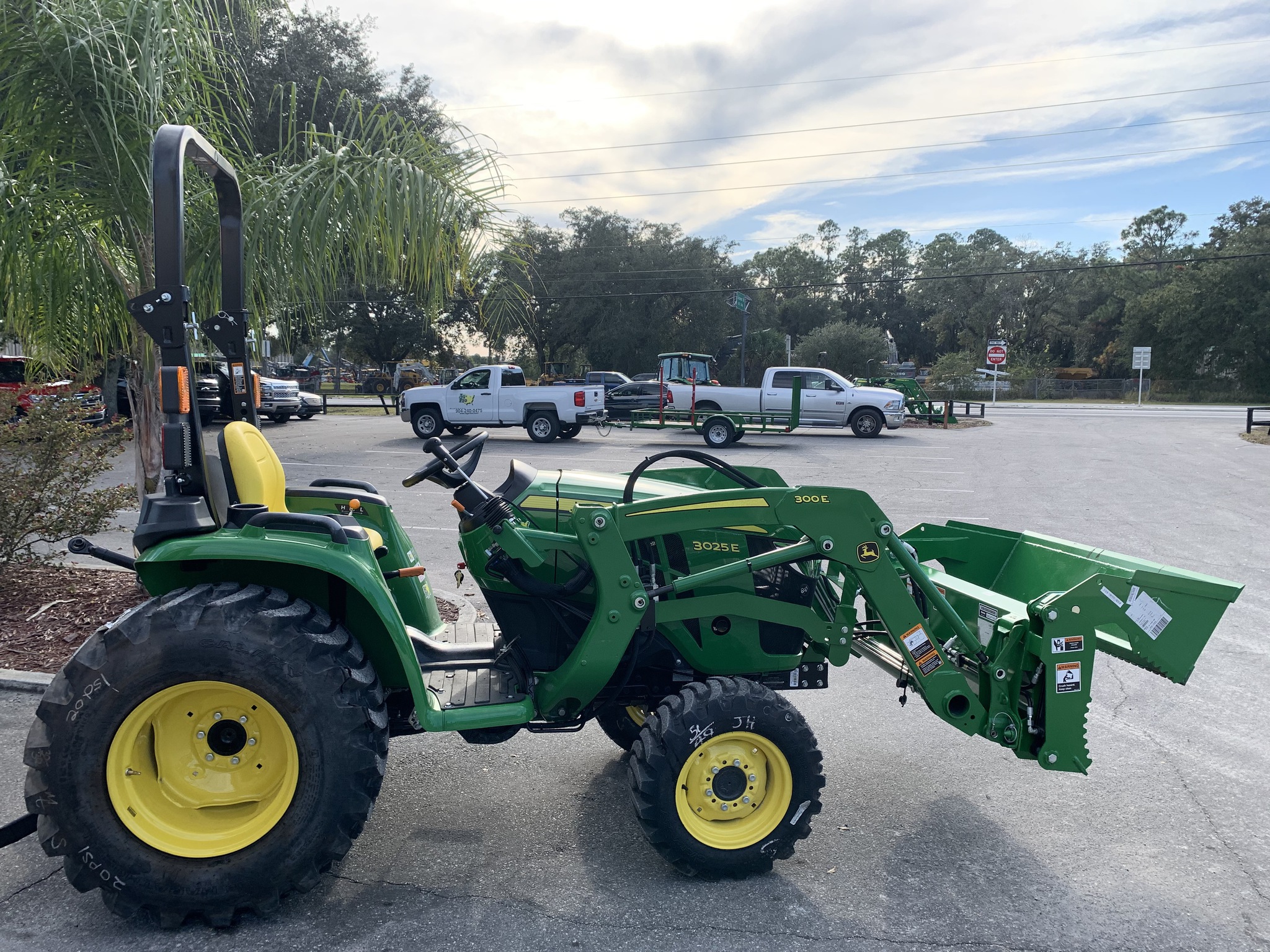 2026 John Deere 3025E Image 3